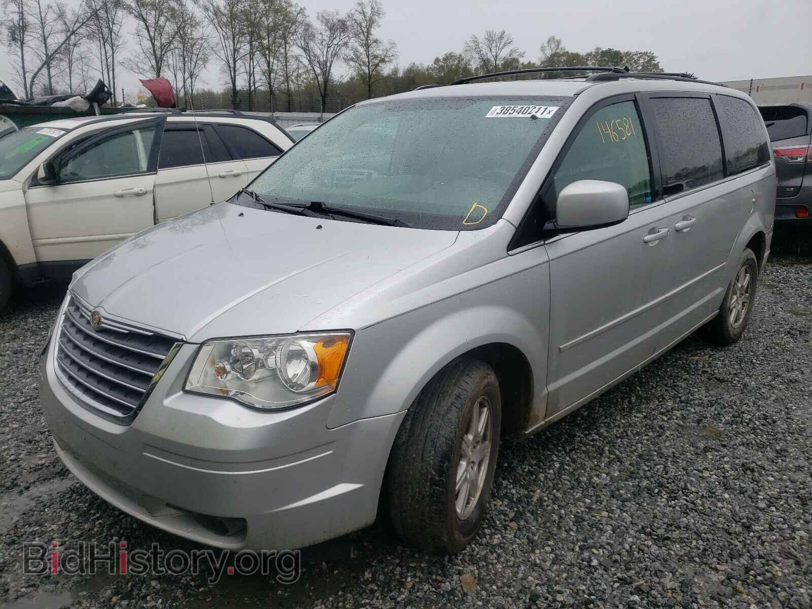 2008 CHRYSLER MINIVAN - VIN: 2A8HR54P88R631697 - Фото 2