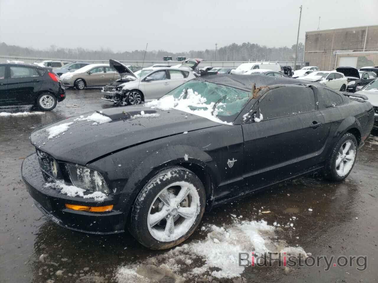 Photo 1ZVHT82H295102571 - FORD MUSTANG 2009