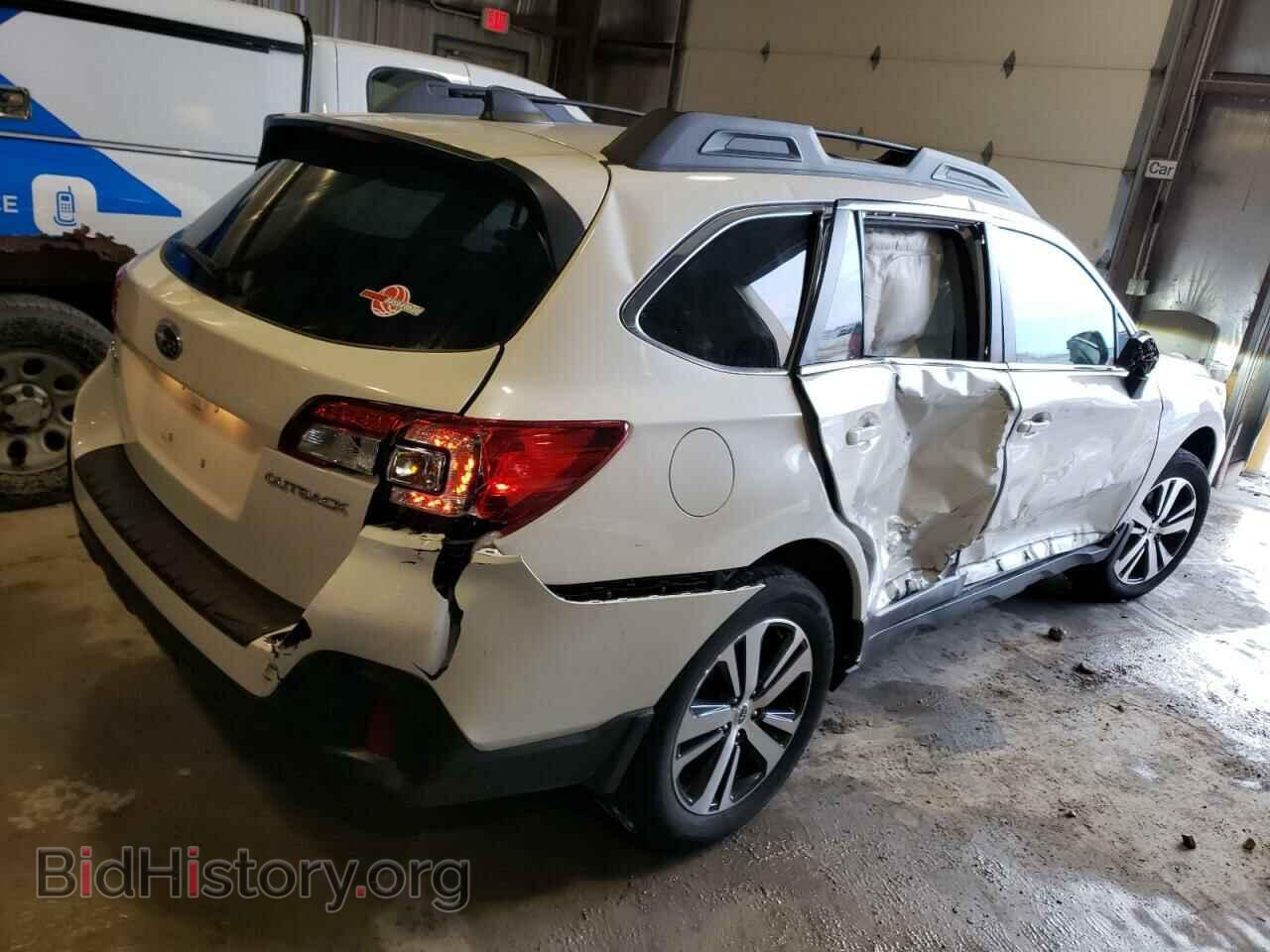 2018 SUBARU OUTBACK - VIN: 4S4BSANC1J3294483 - Фото 3