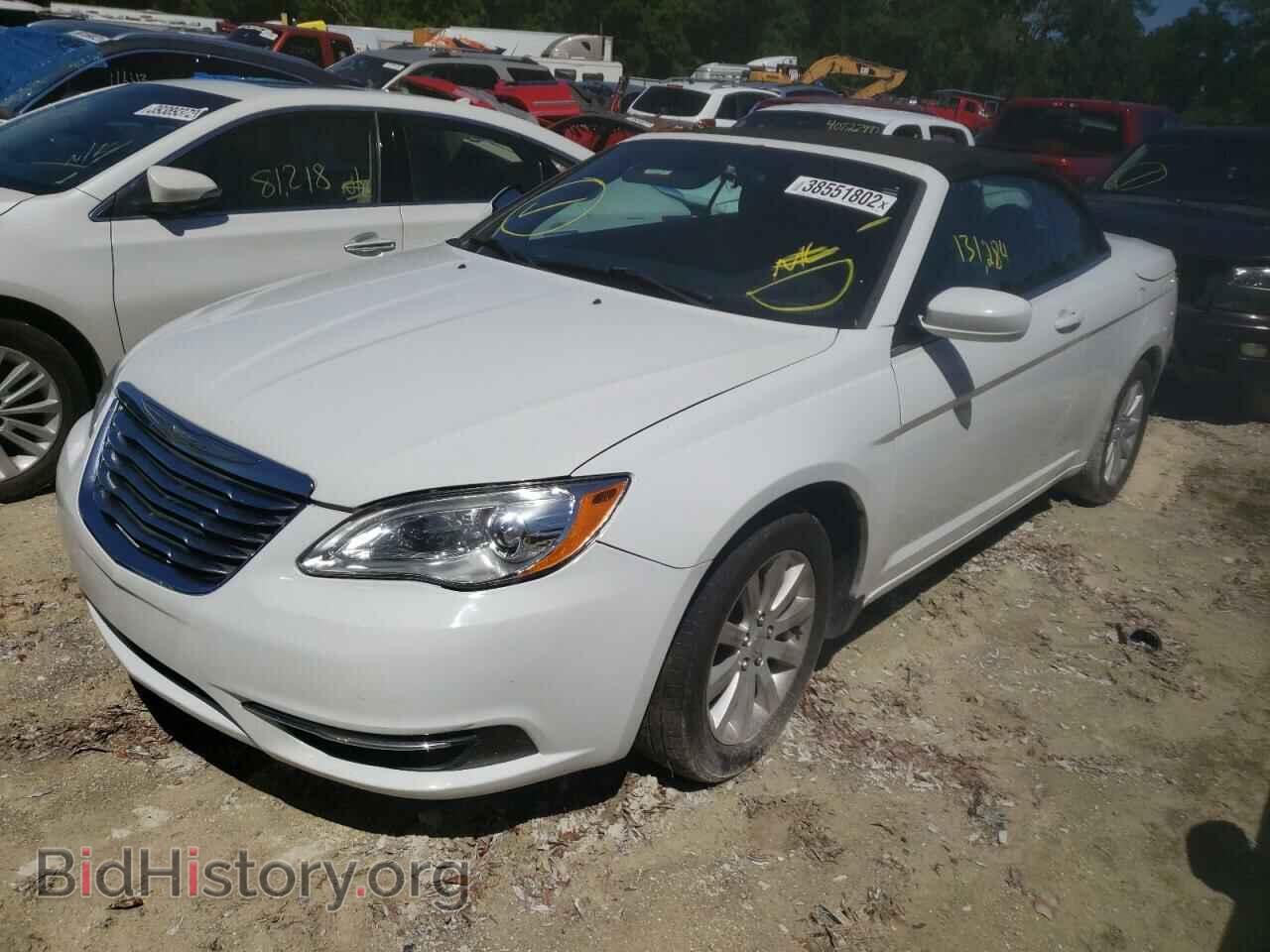 2013 CHRYSLER 200 - VIN: 1C3BCBEB4DN526795 - Фото 2