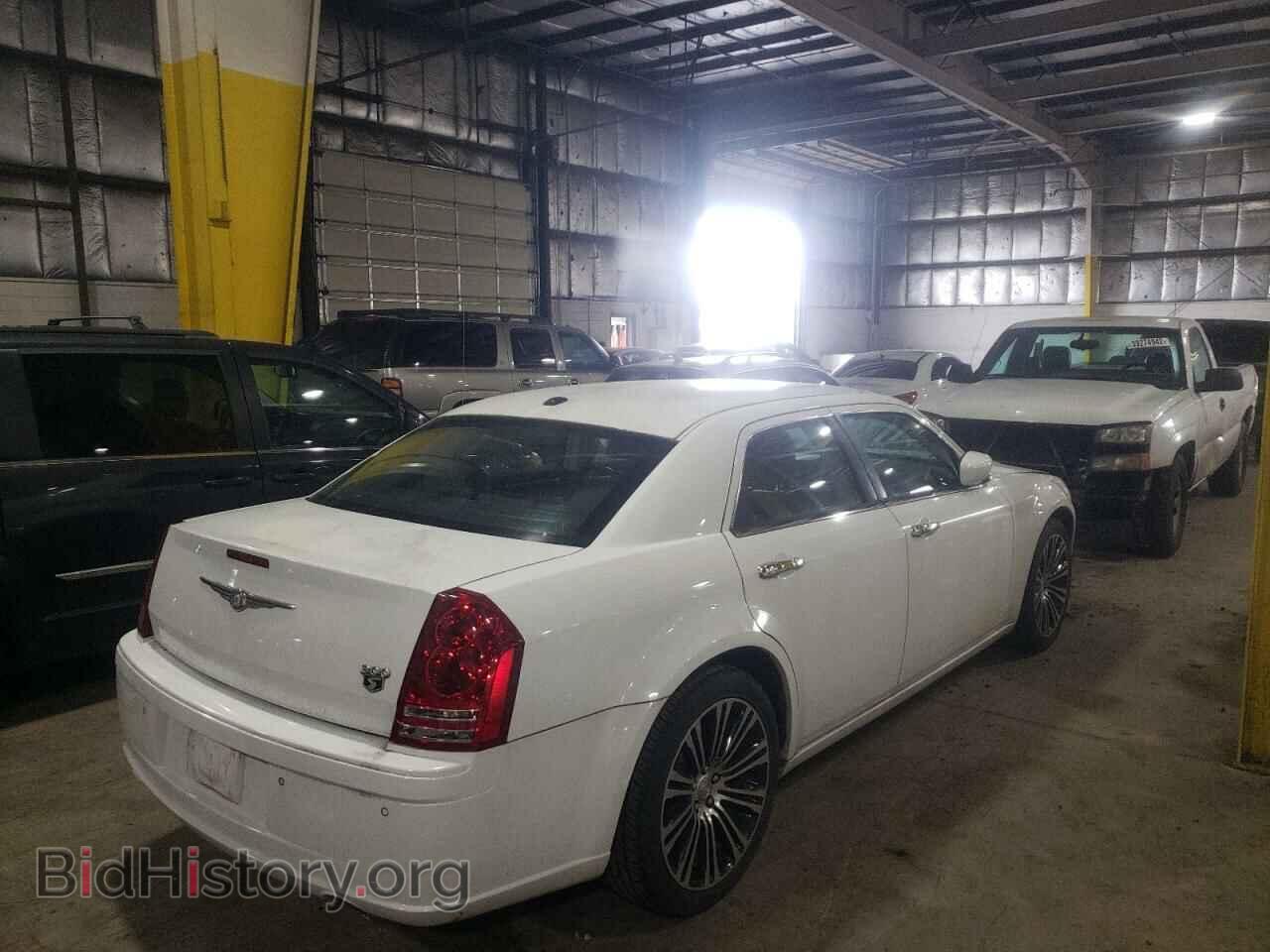 2010 CHRYSLER 300 - VIN: 2C3CA9CT8AH255727 - Фото 4