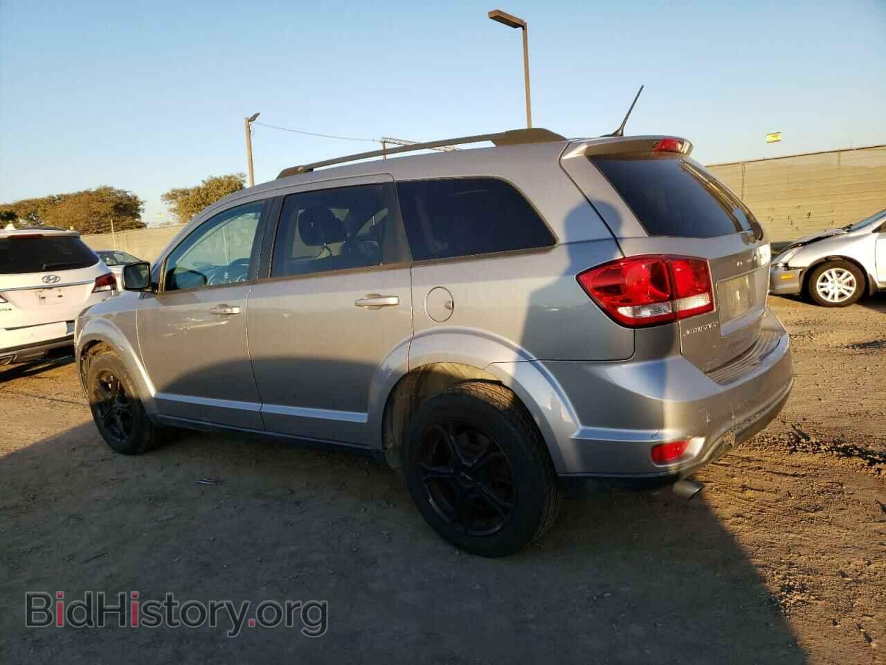 2017 DODGE JOURNEY - VIN: 3C4PDCBG1HT532645 - Фото 2