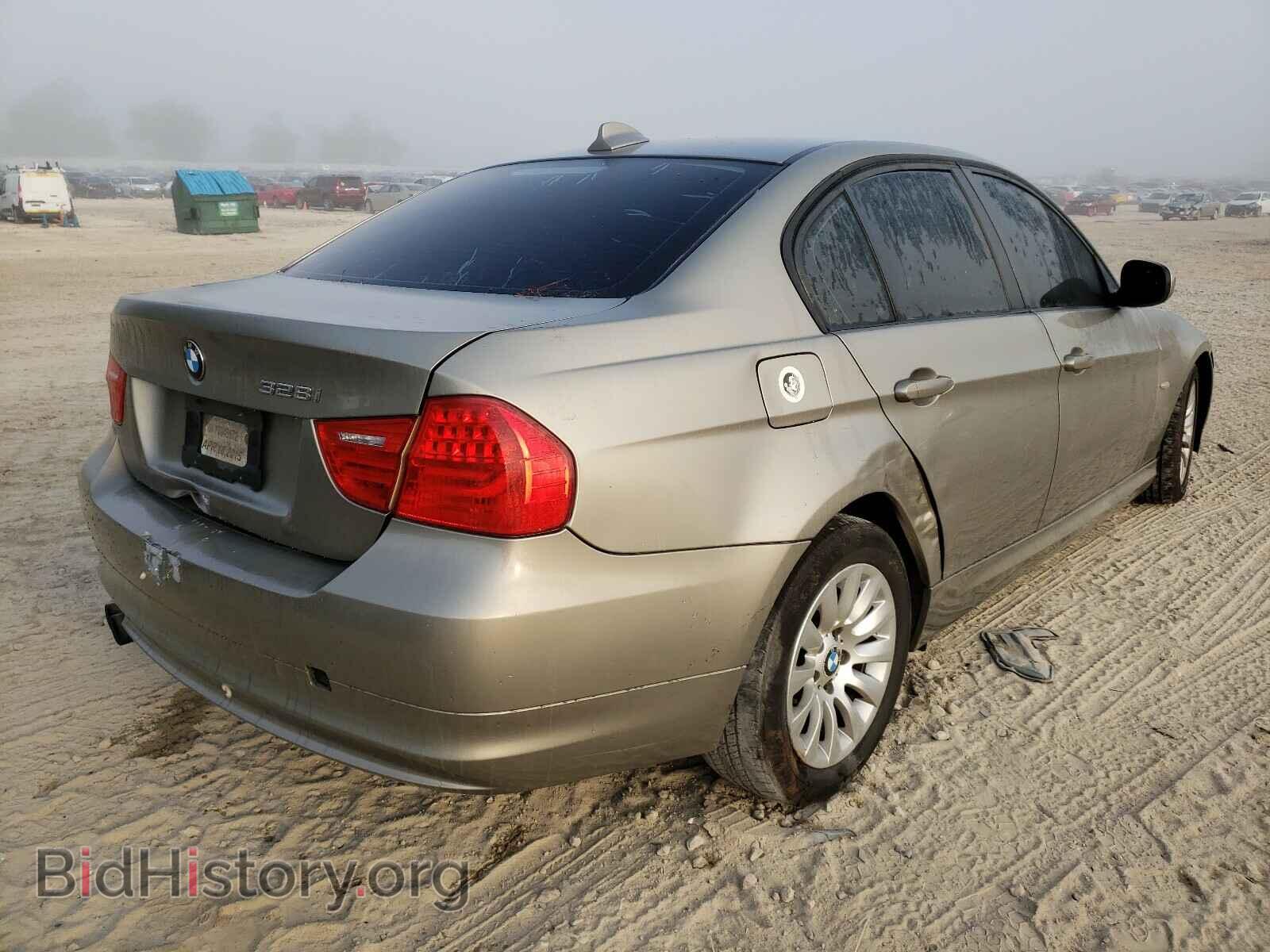 2009 BMW 3 SERIES - VIN: WBAPH77509NM28553 - Фото 4