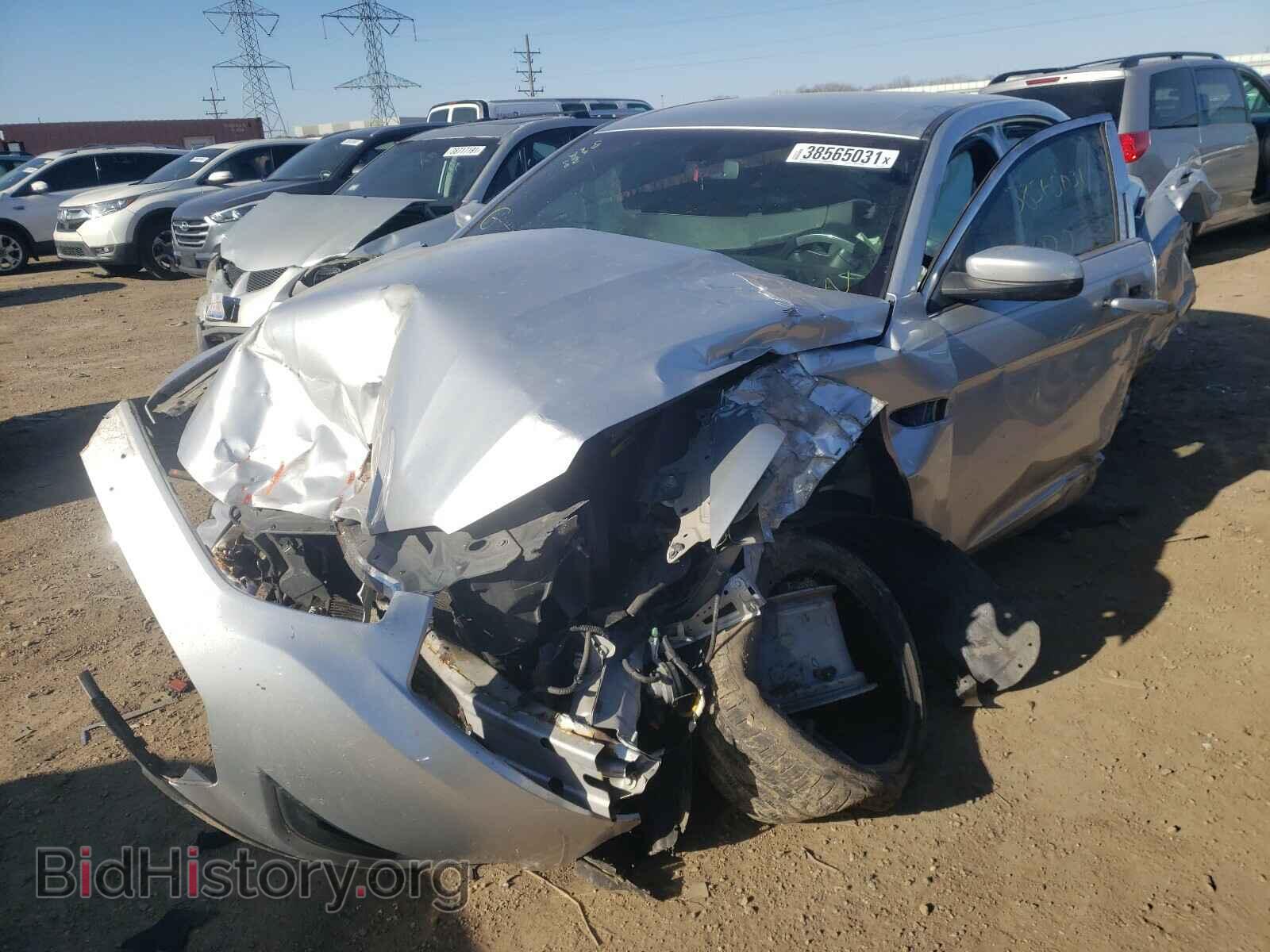 2013 FORD TAURUS - VIN: 1FAHP2E83DG155329 - Фото 2