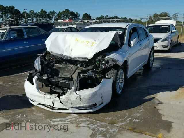 2013 CHRYSLER 200 - VIN: 1C3CCBAB0DN761821 - Фото 2