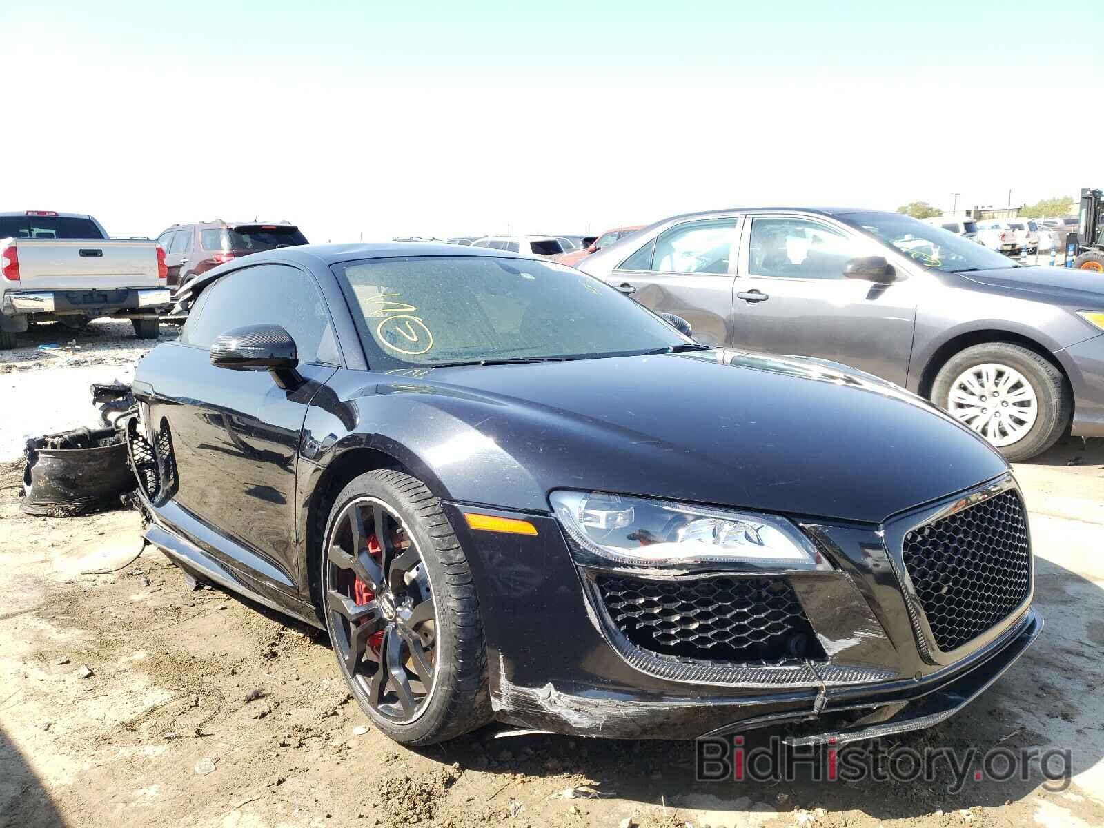 Photo WUAENAFG0CN000396 - AUDI R8 2012