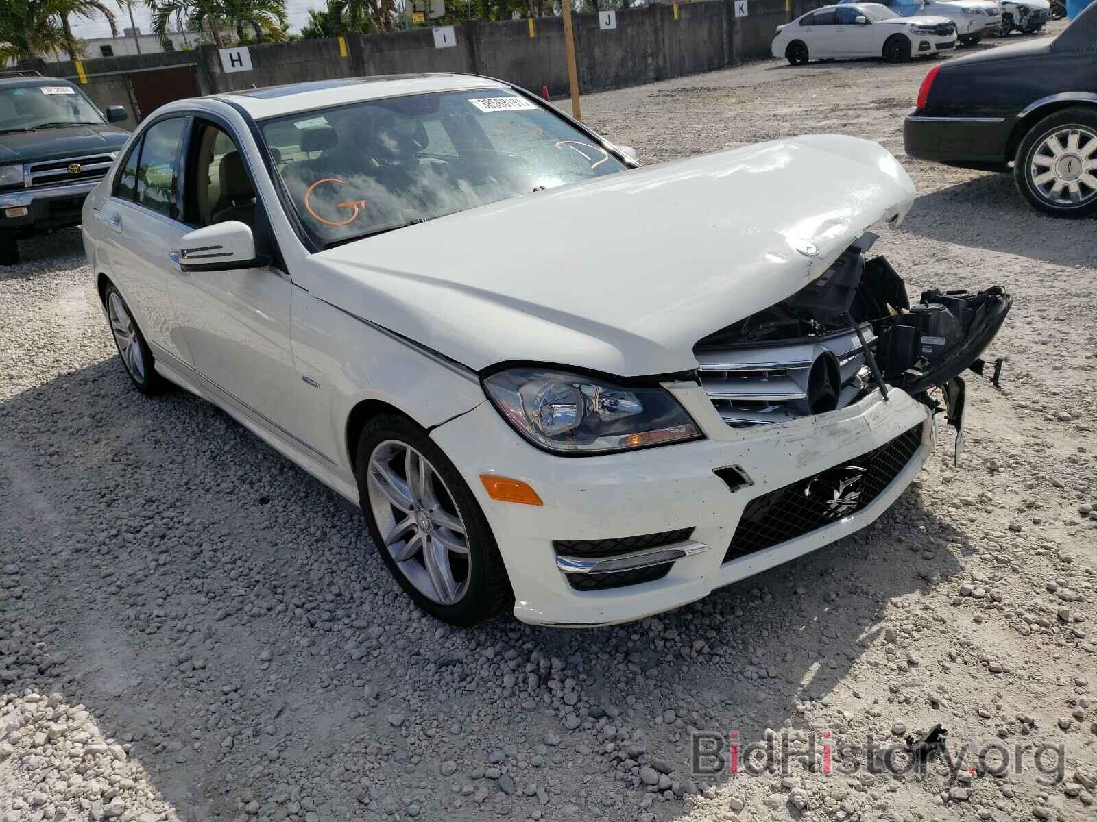 Photo WDDGF4HB5CR240550 - MERCEDES-BENZ C CLASS 2012