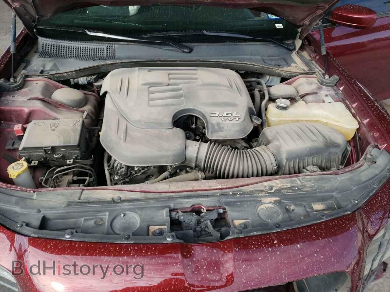 2019 CHRYSLER 300 - VIN: 2C3CCABG9KH666247 - Фото 11