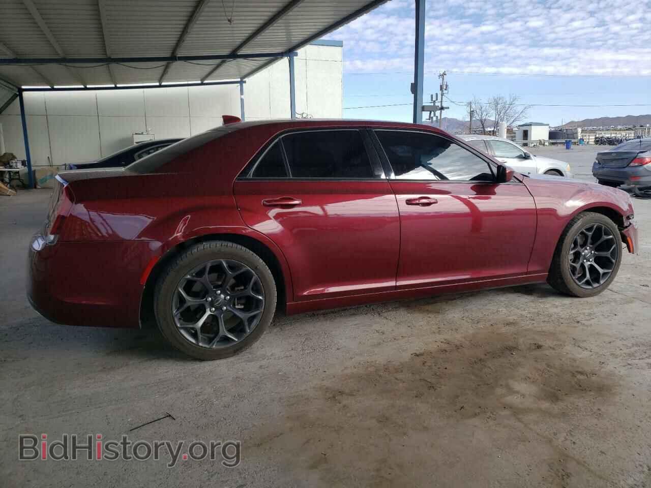 2019 CHRYSLER 300 - VIN: 2C3CCABG9KH666247 - Фото 3