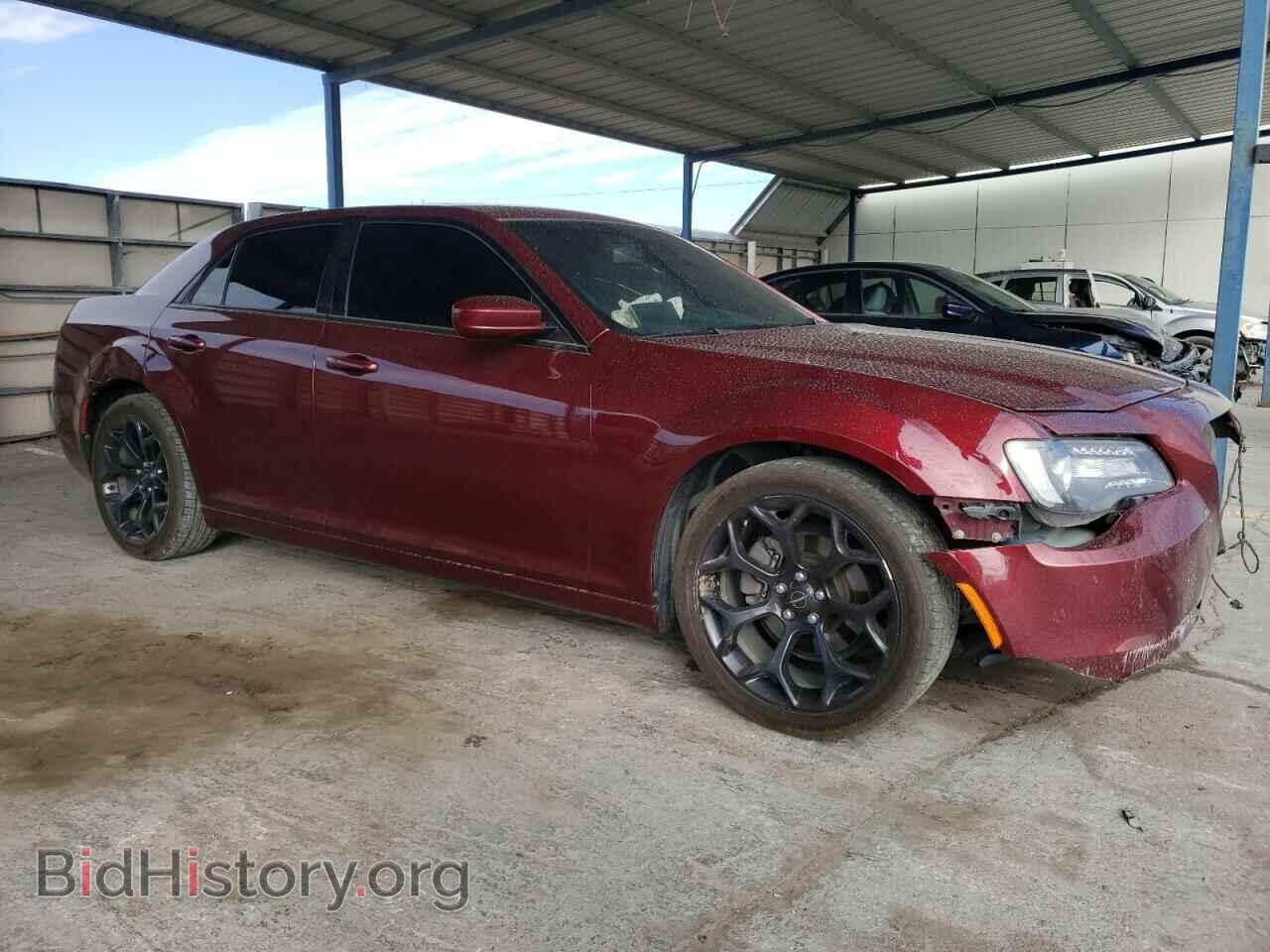 2019 CHRYSLER 300 - VIN: 2C3CCABG9KH666247 - Фото 4