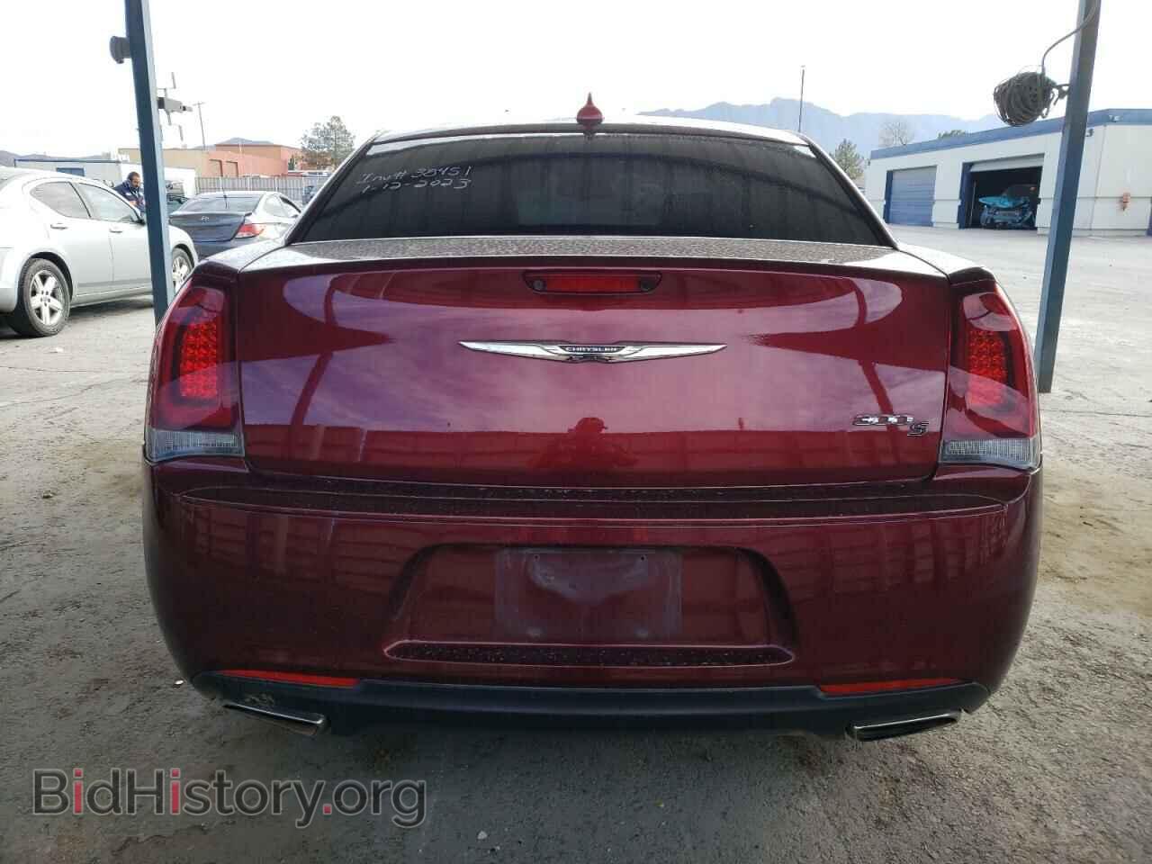 2019 CHRYSLER 300 - VIN: 2C3CCABG9KH666247 - Фото 6