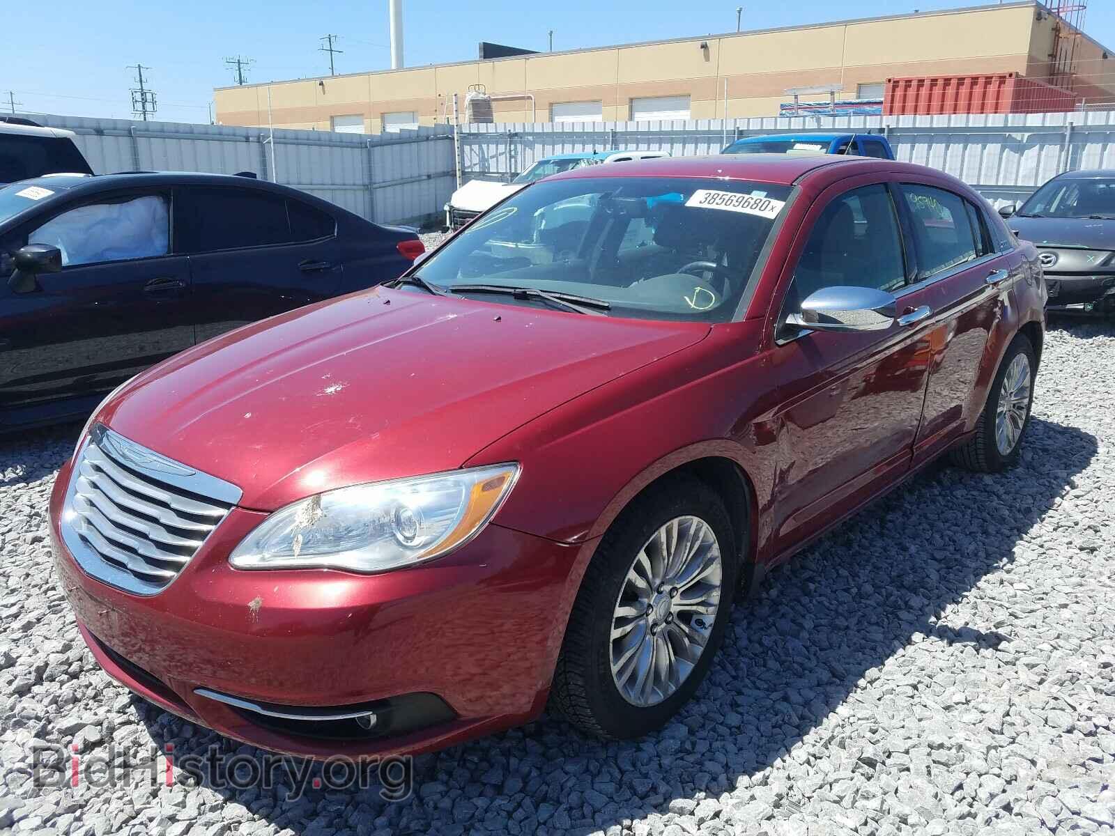 2012 CHRYSLER 200 - VIN: 1C3CCBCG7CN245799 - Фото 2