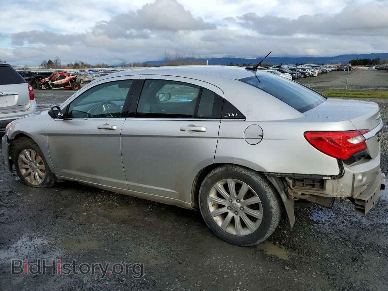 2011 CHRYSLER 200 - VIN: 1C3BC1FB1BN576592 - Фото 2