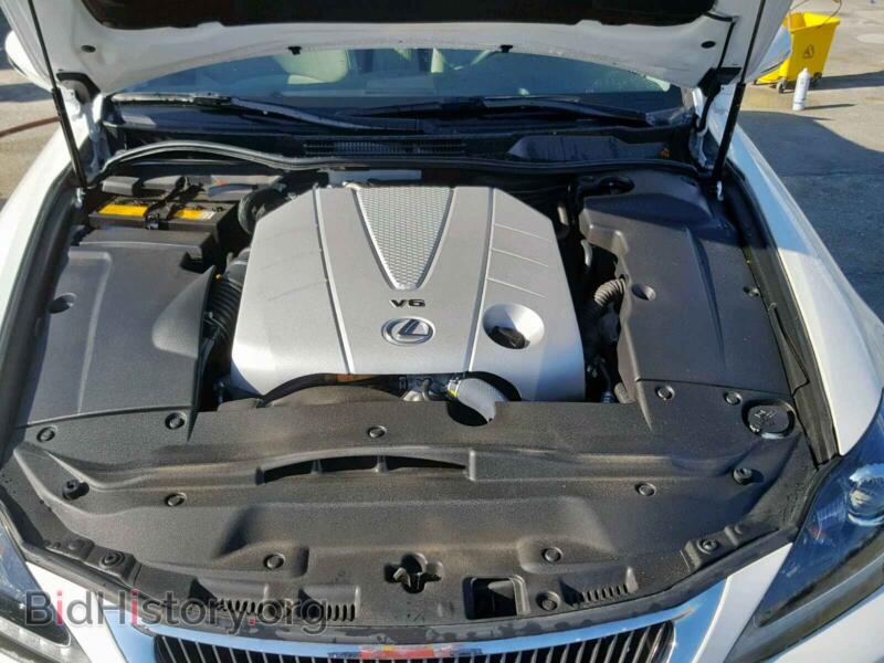 2012 Lexus IS (VIN JTHFE2C28C2508003) — фото 7 из 10