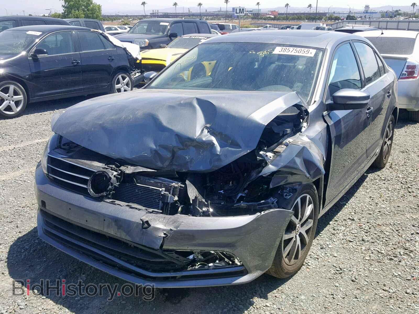 2017 VOLKSWAGEN JETTA - VIN: 3VWDB7AJ7HM366491 - Photo 2