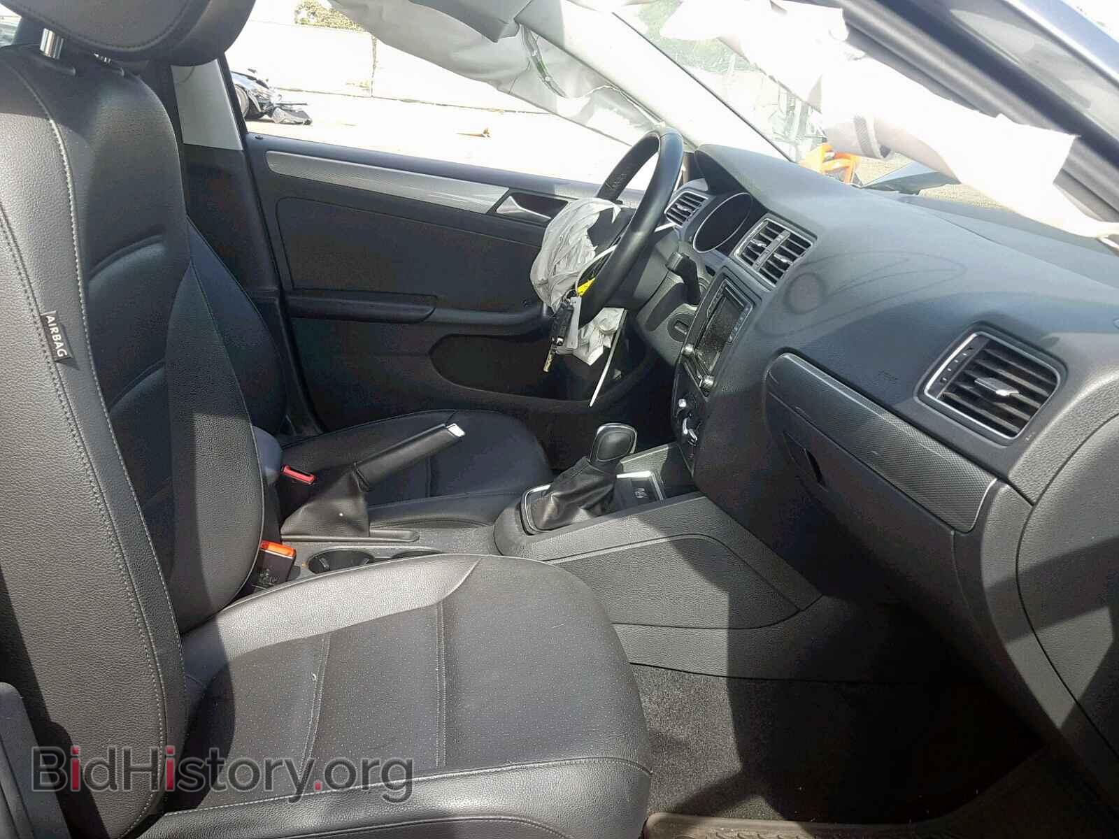 2017 VOLKSWAGEN JETTA - VIN: 3VWDB7AJ7HM366491 - Photo 5