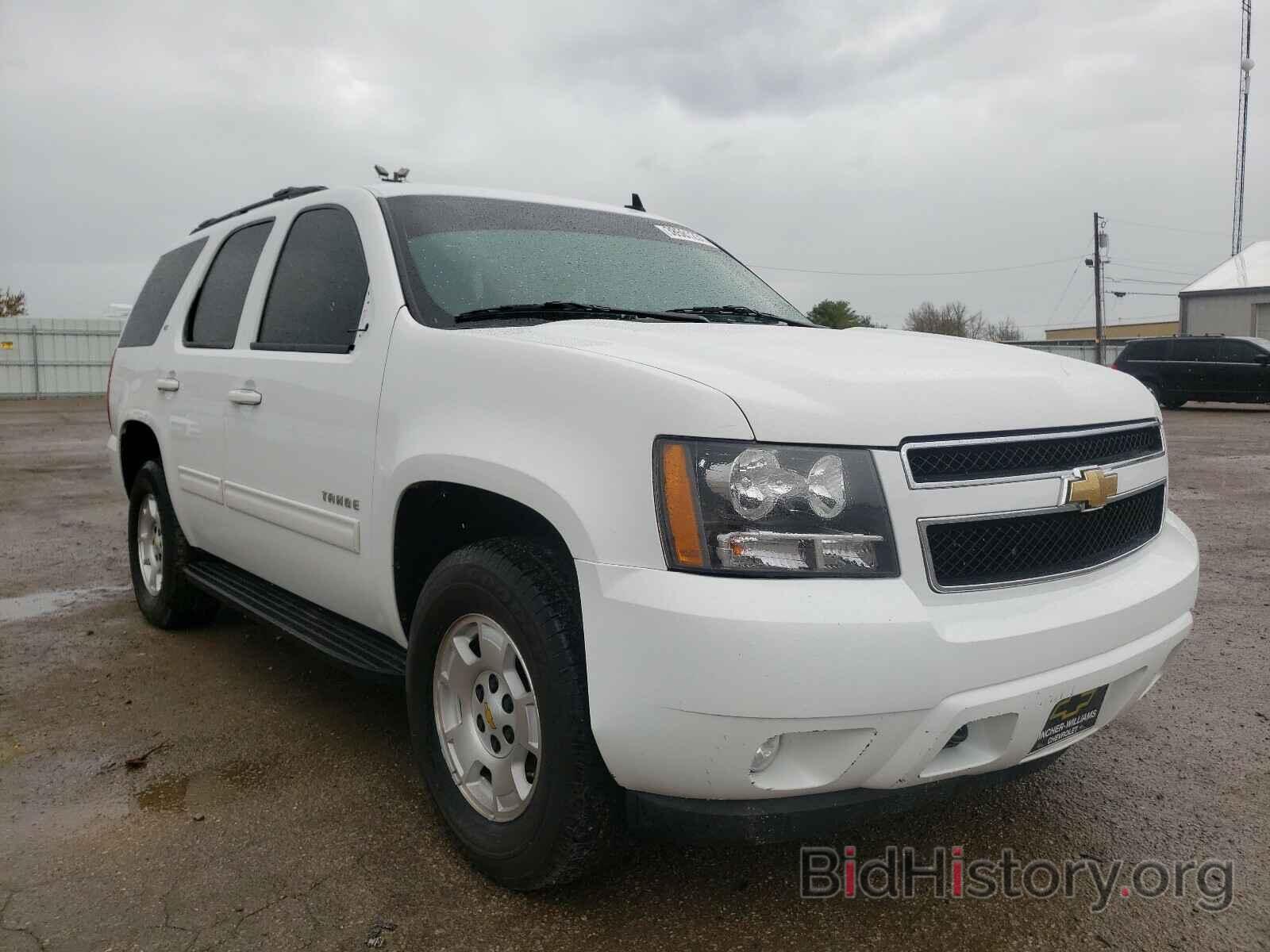 Photo 1GNSKBE01BR347771 - CHEVROLET TAHOE 2011