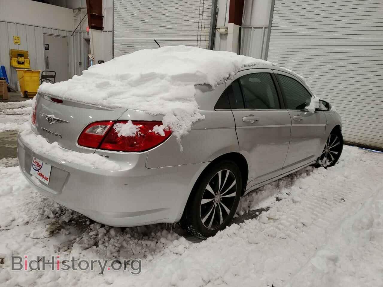 2010 CHRYSLER SEBRING - VIN: 1C3CC5FB9AN223740 - Фото 3