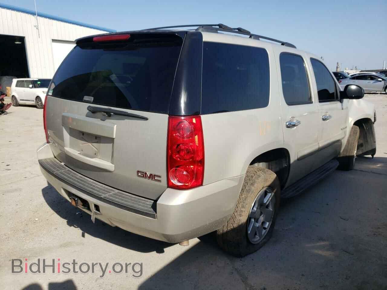 2007 GMC YUKON - VIN: 1GKFC13J27R393473 - Photo 4