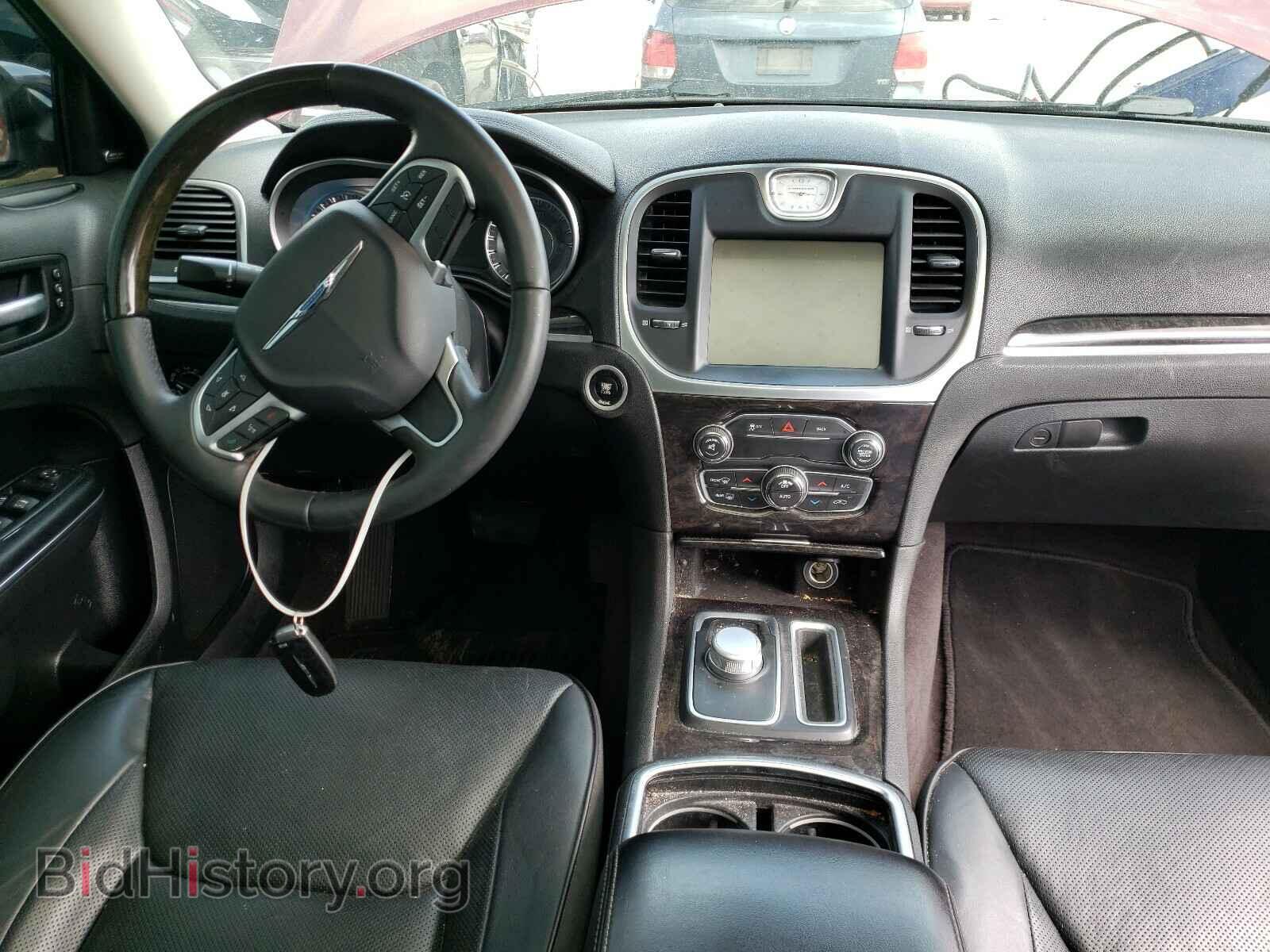 2016 CHRYSLER 300 - VIN: 2C3CCAEG8GH268952 - Фото 9