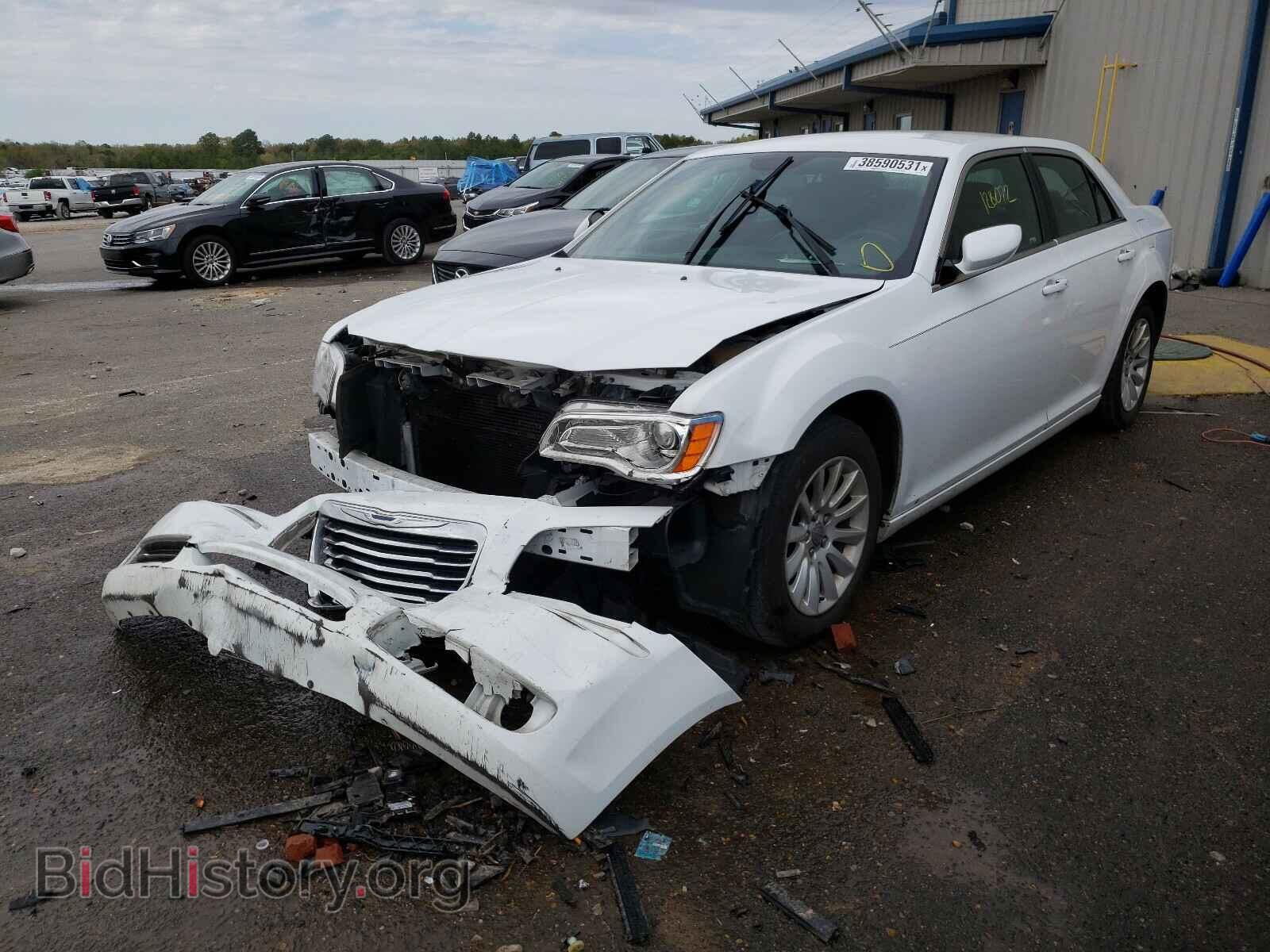 2014 CHRYSLER 300 - VIN: 2C3CCAAG2EH179073 - Фото 2
