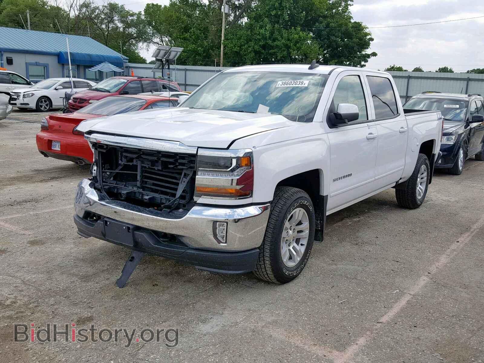2017 CHEVROLET SILVERADO - VIN: 3GCUKREC1HG416648 - Фото 2