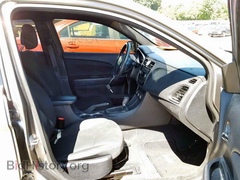 2012 Chrysler 200 (VIN 1C3CCBAB8CN163121) — фото 5 из 10