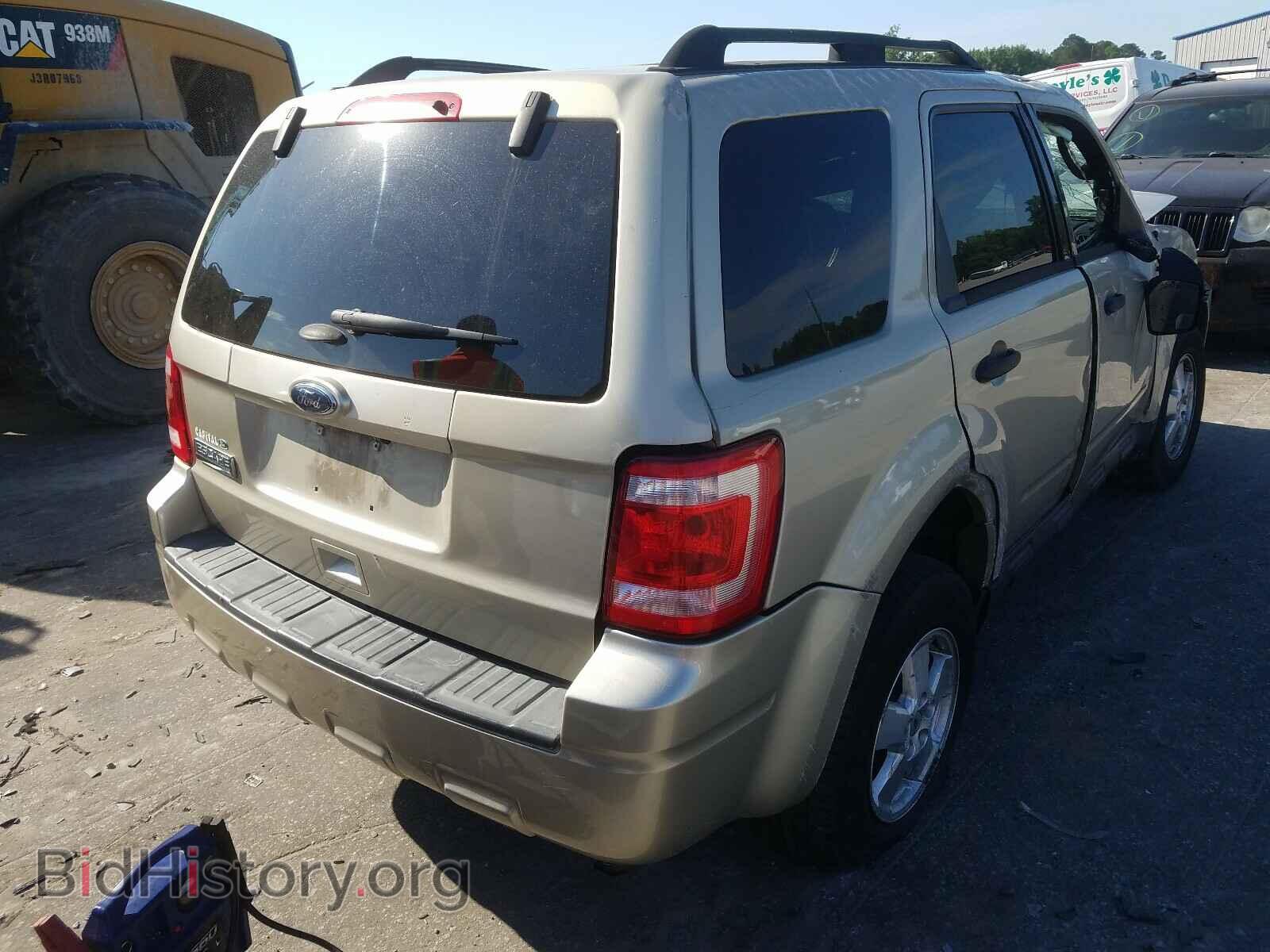2011 FORD ESCAPE - VIN: 1FMCU0D70BKB66871 - Photo 4