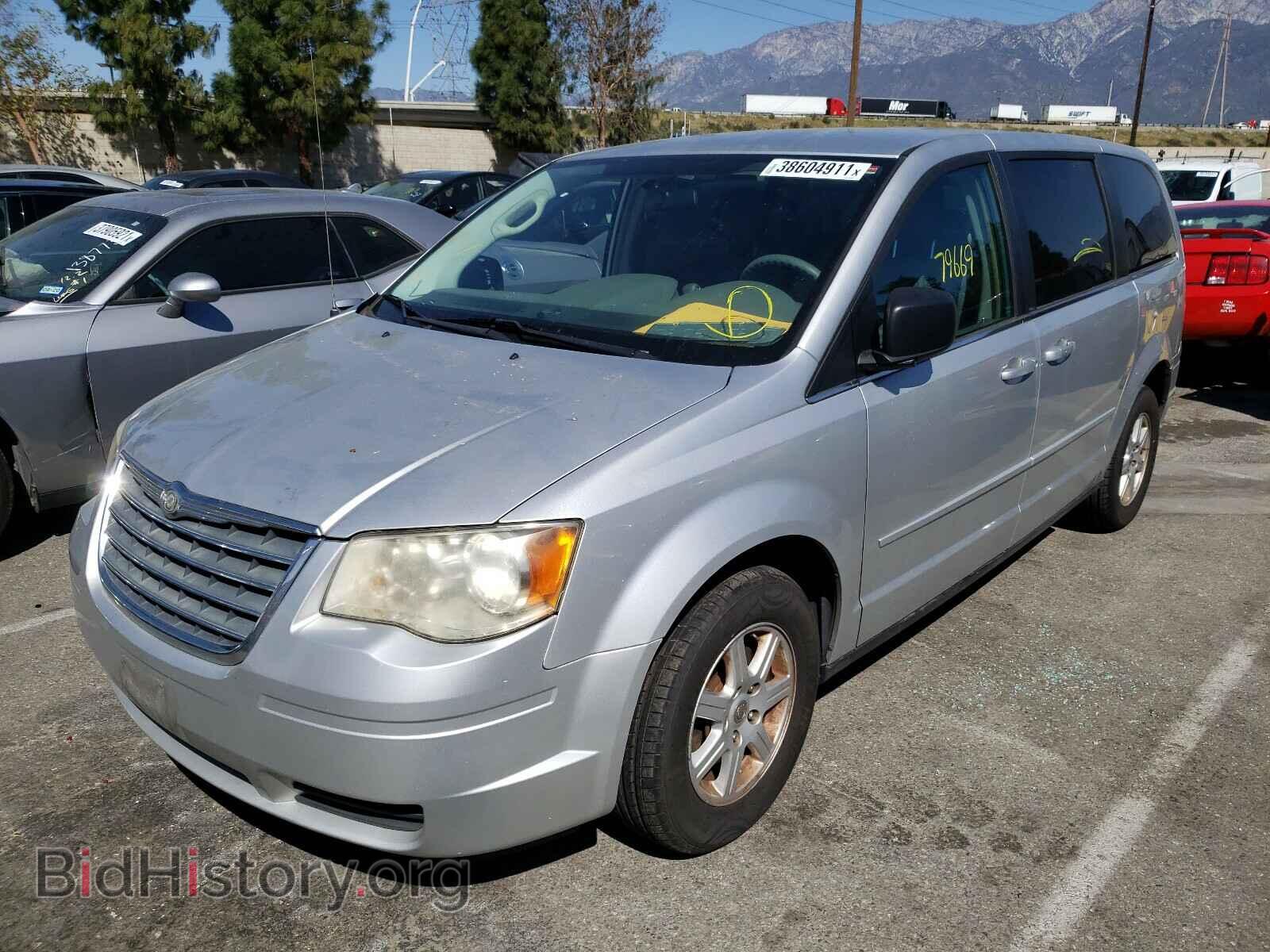 2010 CHRYSLER MINIVAN - VIN: 2A4RR2D14AR441935 - Фото 2