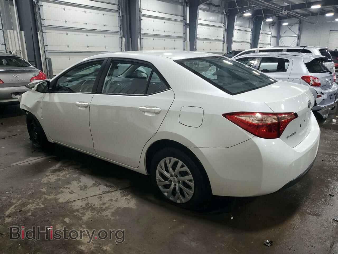 2017 TOYOTA COROLLA - VIN: 5YFBURHE2HP623493 - Фото 2