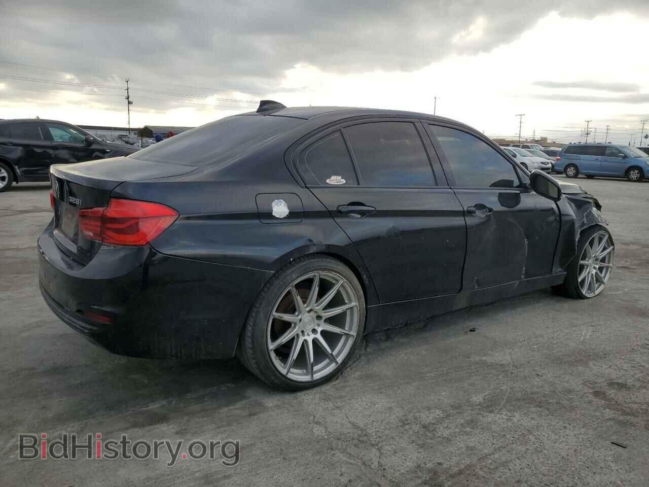 2016 BMW 3 SERIES - VIN: WBA8E9G56GNT81552 - Фото 3