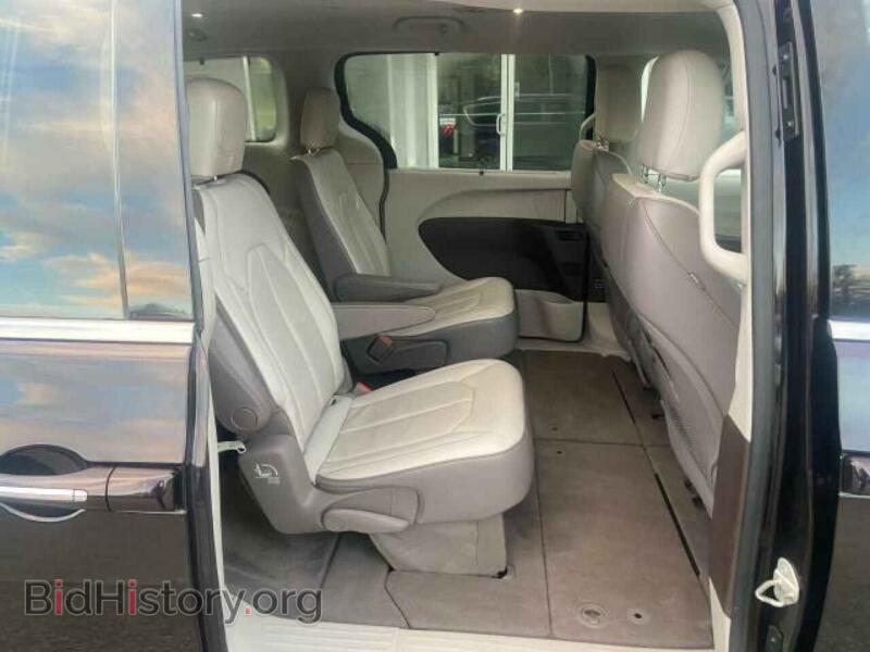 2018 Chrysler PACIFICA (VIN 2C4RC1BG2JR142064) — photo 7 of 12