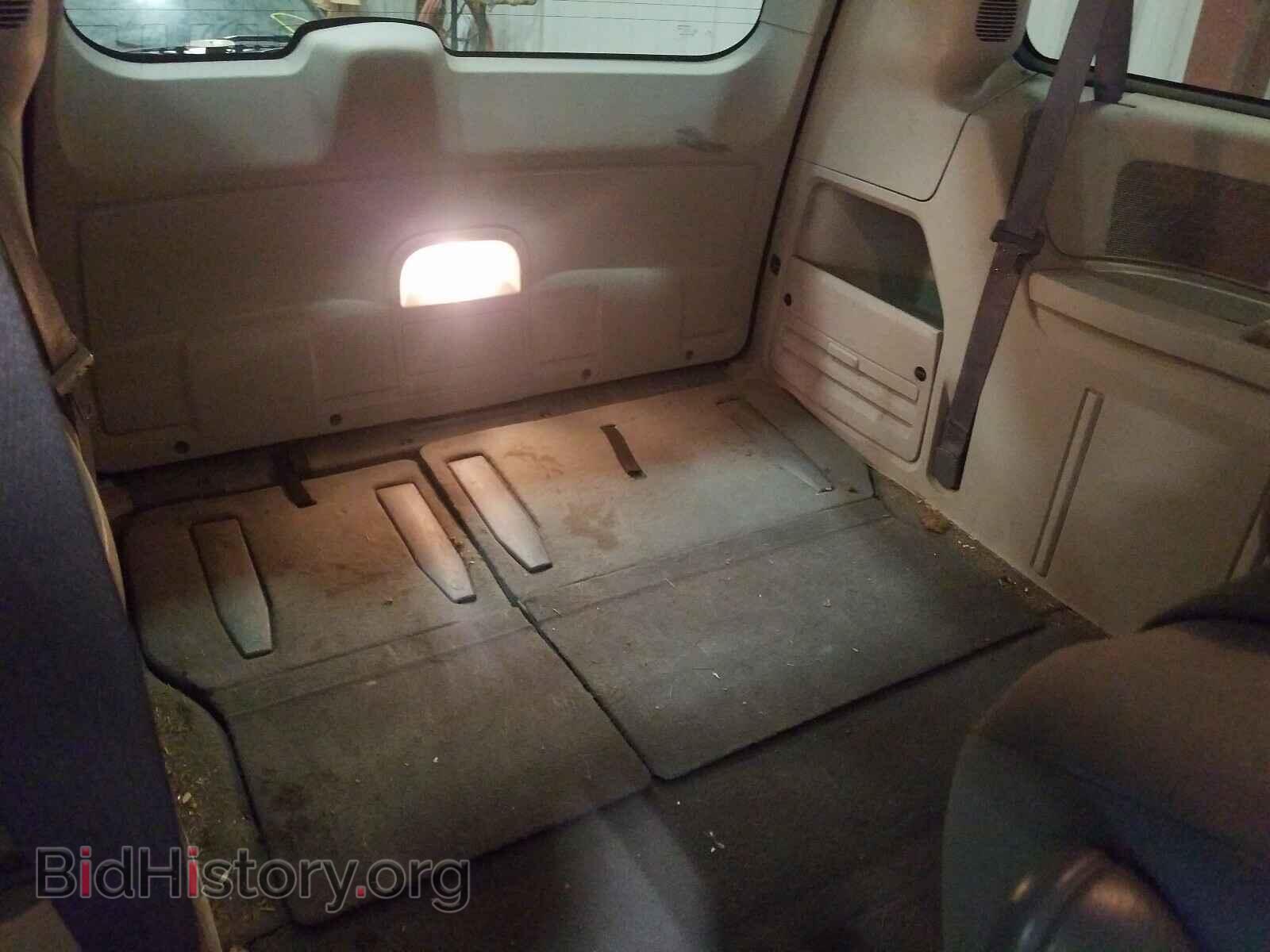 2008 CHRYSLER MINIVAN - VIN: 2A8HR44H18R781573 - Фото 9