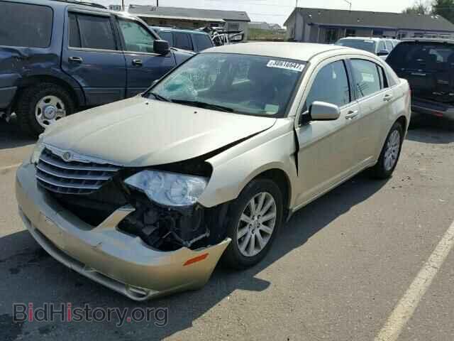 2010 CHRYSLER SEBRING - VIN: 1C3CC5FB8AN136542 - Фото 2
