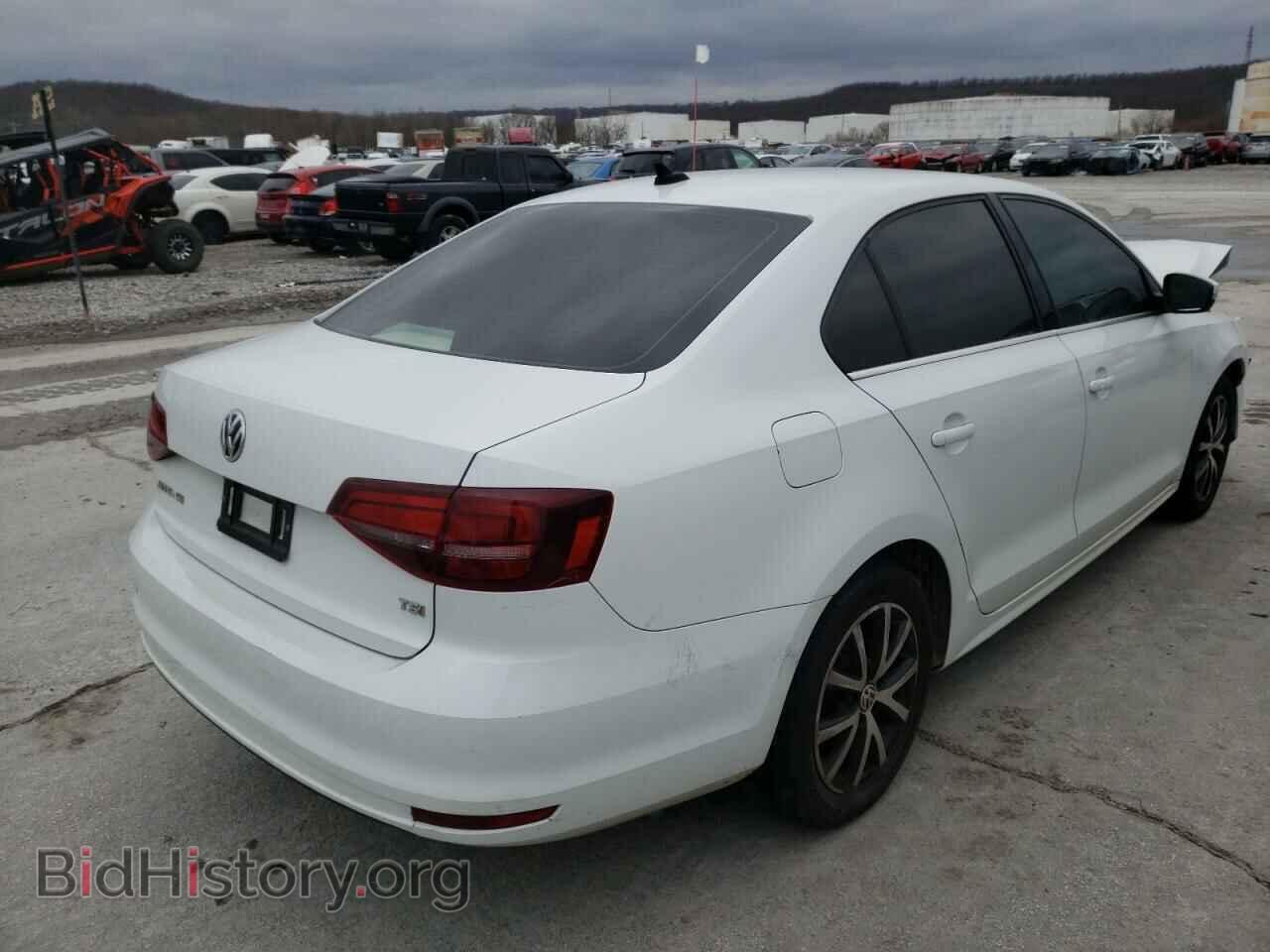 2017 VOLKSWAGEN JETTA - VIN: 3VWDB7AJ6HM277012 - Фото 4