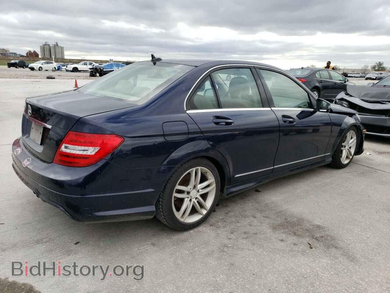 2013 MERCEDES-BENZ C-CLASS - VIN: WDDGF4HB8DR297746 - Фото 3