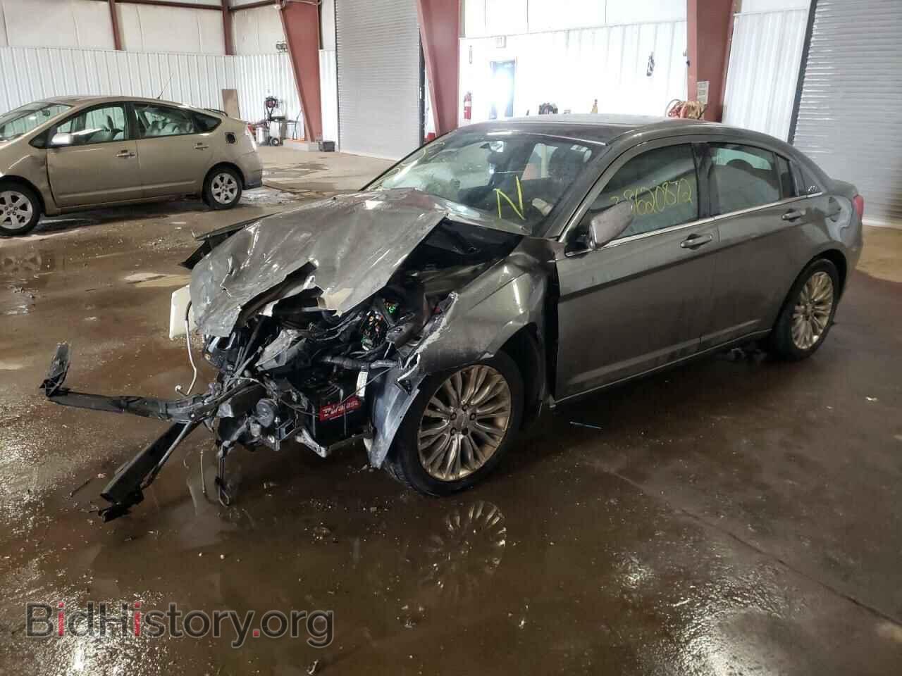 2012 CHRYSLER 200 - VIN: 1C3CCBAB8CN248945 - Фото 2