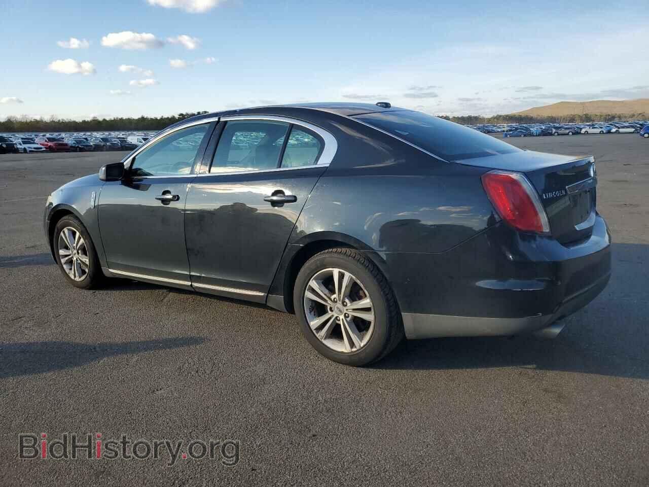 2009 LINCOLN MKS - VIN: 1LNHM93R89G606572 - Фото 2