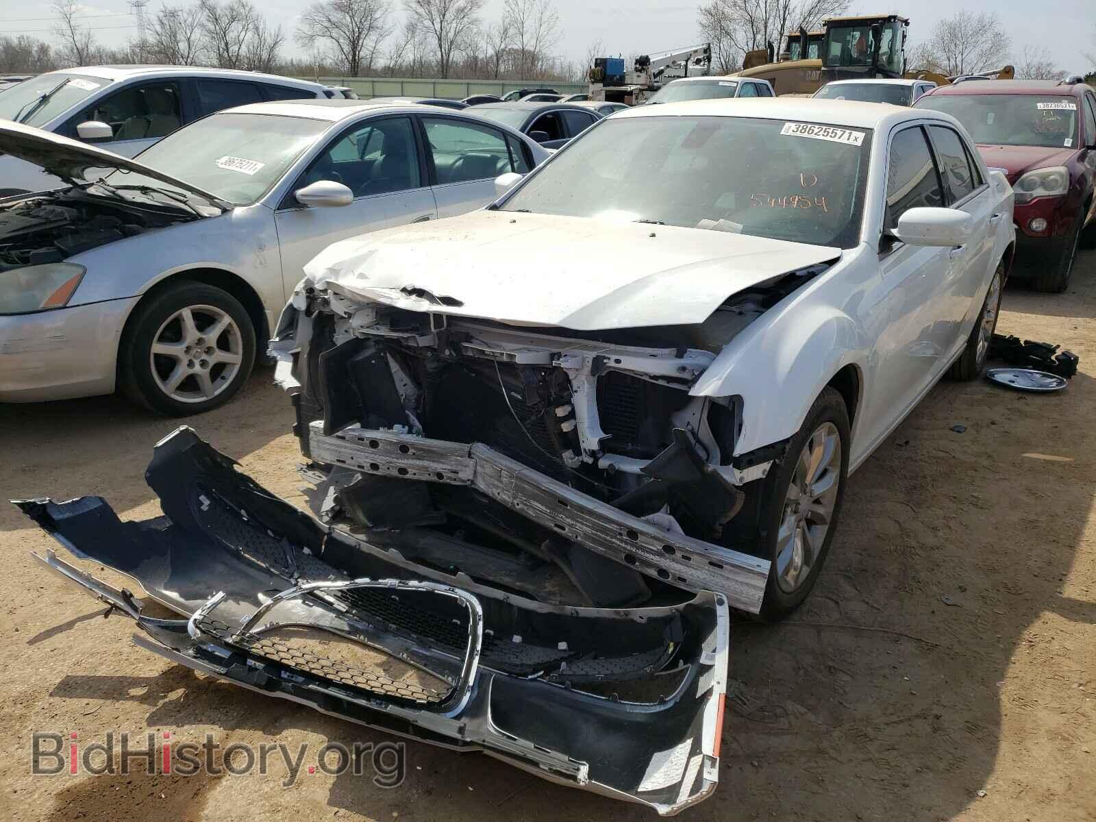 2017 CHRYSLER 300 - VIN: 2C3CCARG7HH544954 - Фото 2