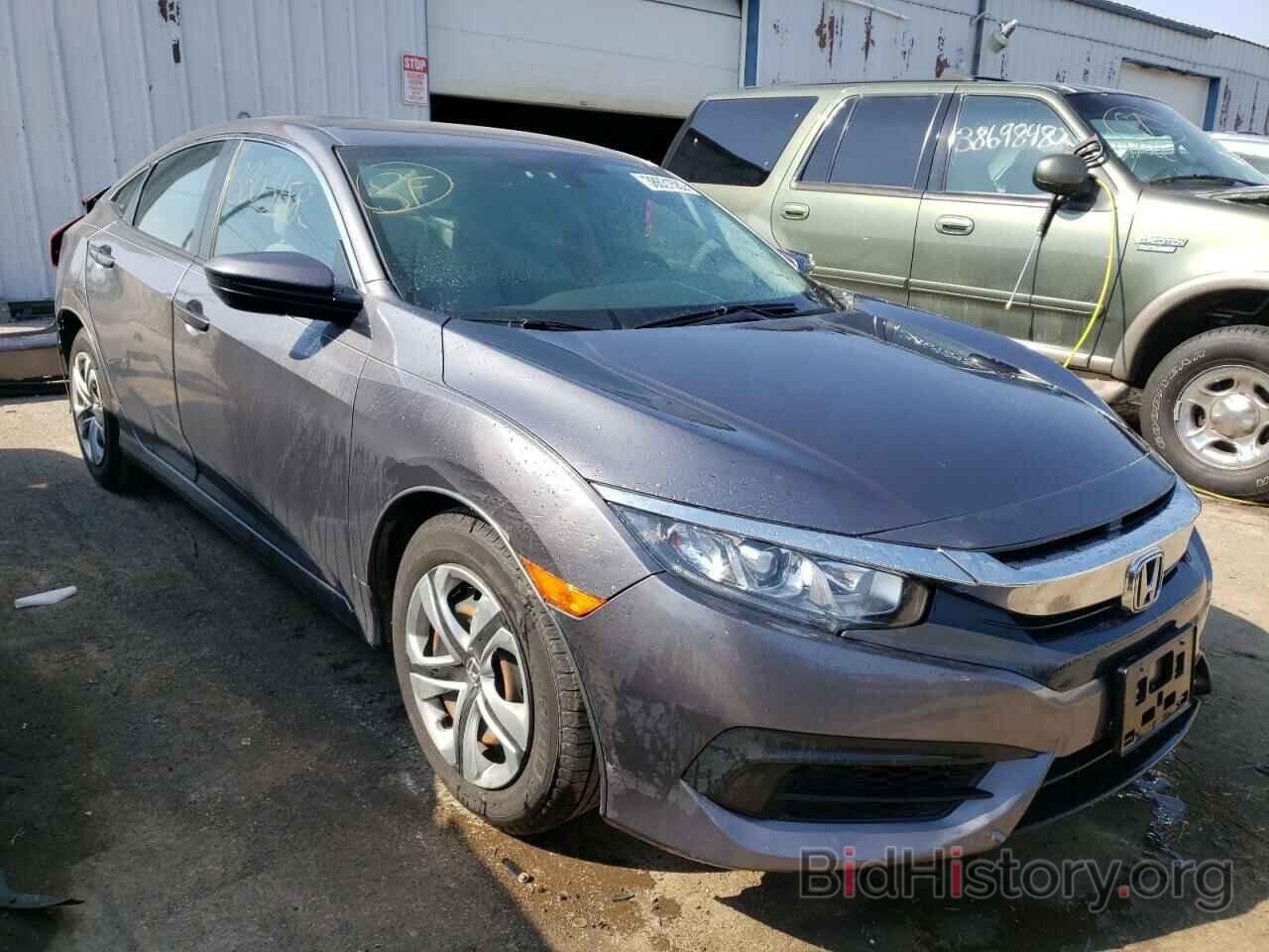 Photo 19XFC2F57JE038057 - HONDA CIVIC 2018