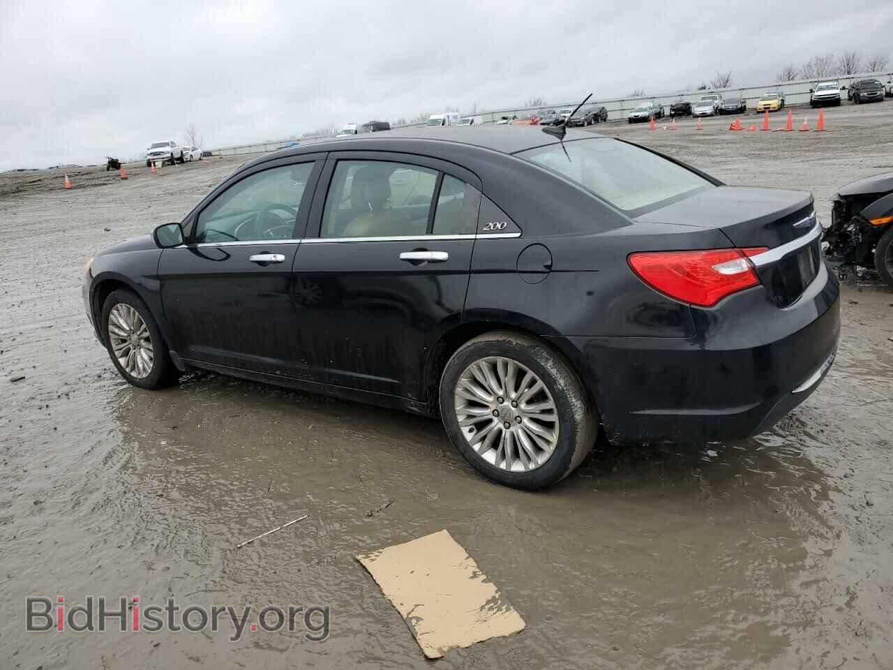2011 CHRYSLER 200 - VIN: 1C3BC2FB4BN583235 - Фото 2