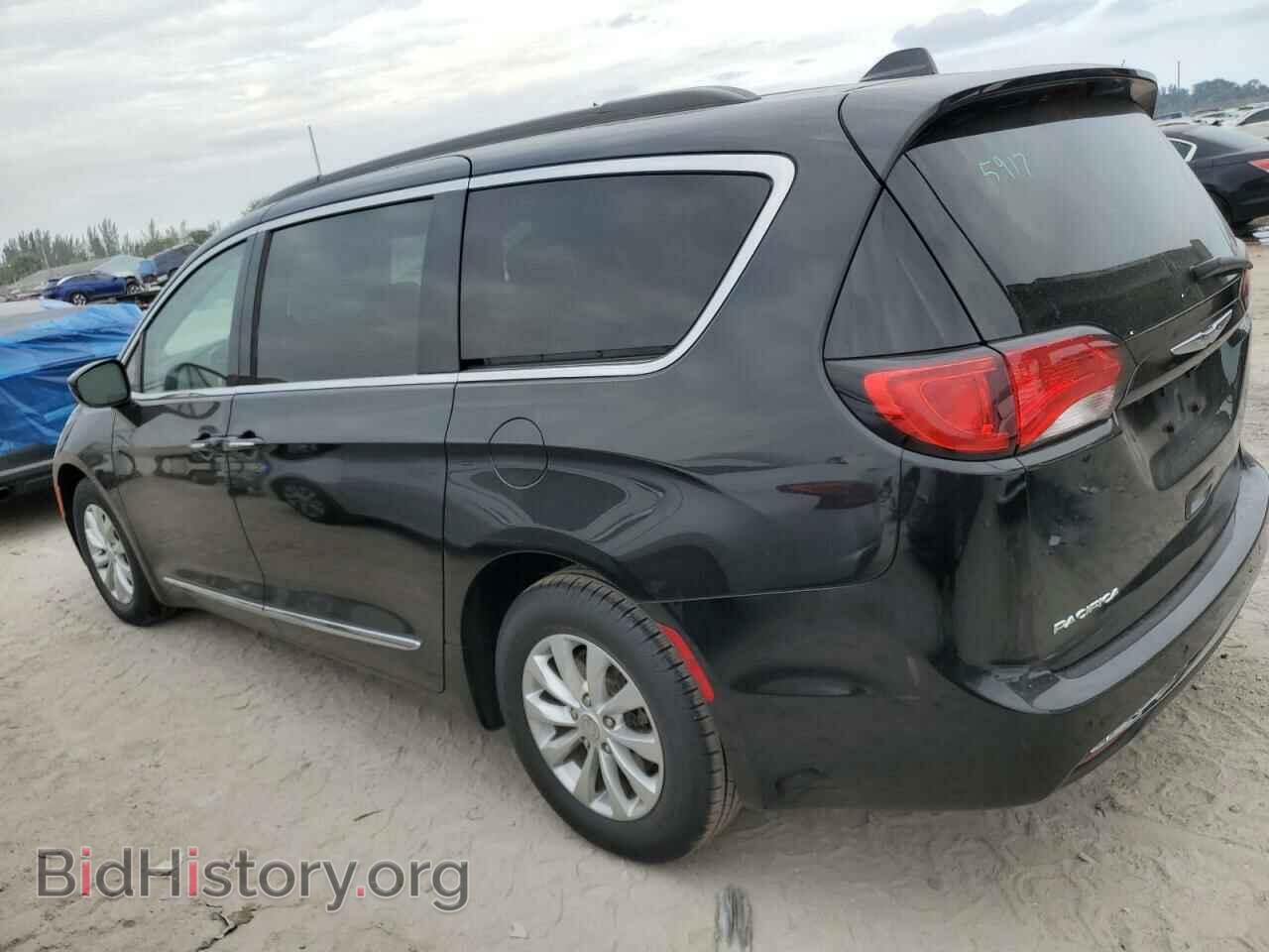 2017 CHRYSLER PACIFICA - VIN: 2C4RC1BG2HR670200 - Photo 2