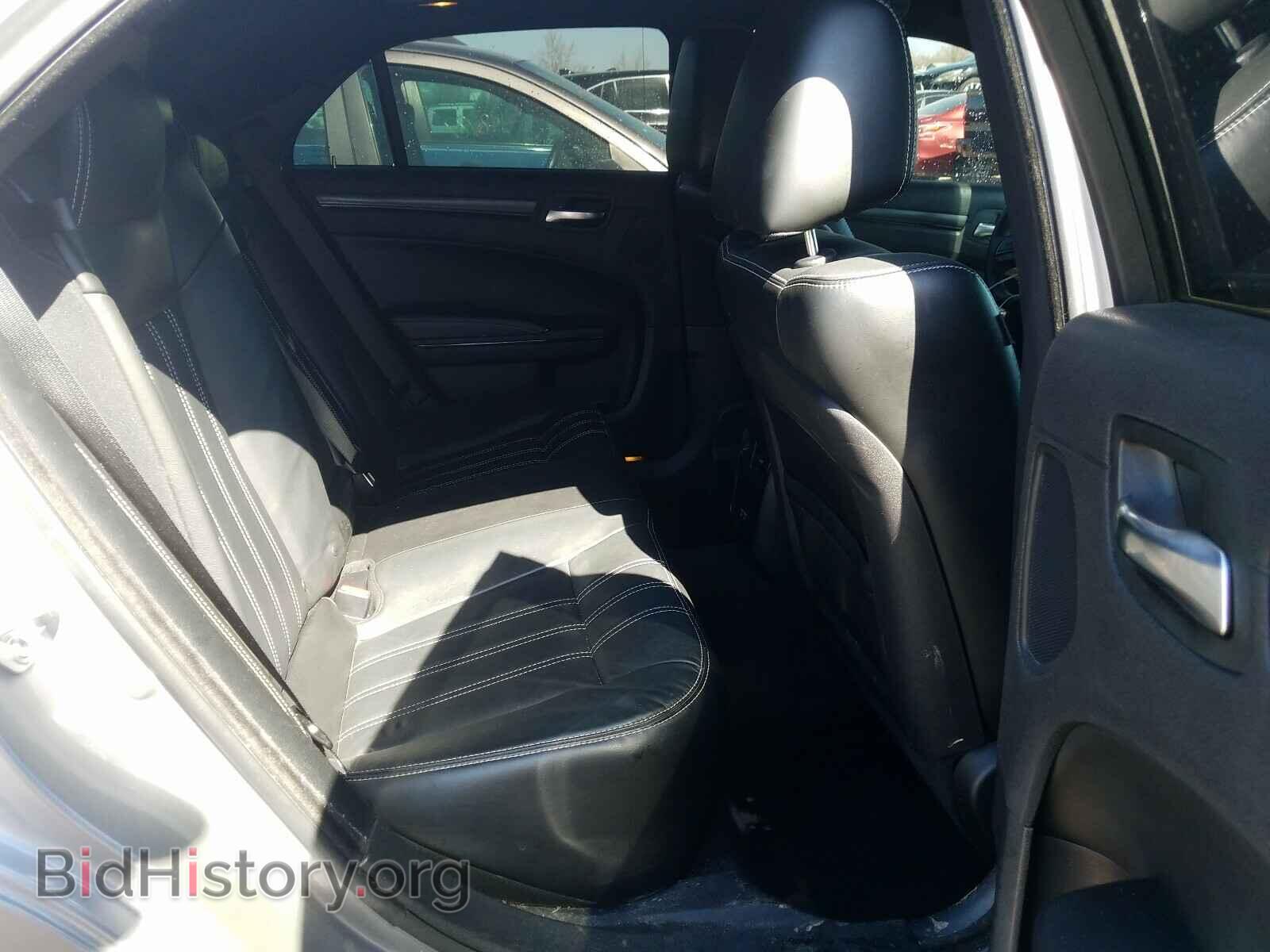 2016 CHRYSLER 300 - VIN: 2C3CCAGG2GH238942 - Фото 6