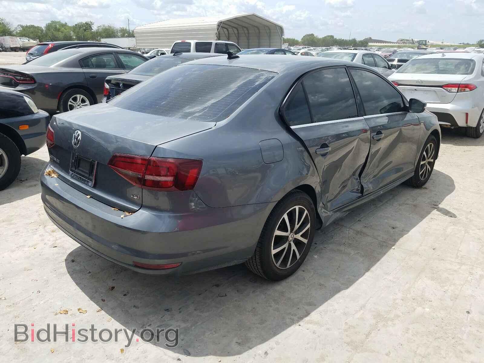 2017 VOLKSWAGEN JETTA - VIN: 3VWDB7AJ5HM235107 - Фото 4