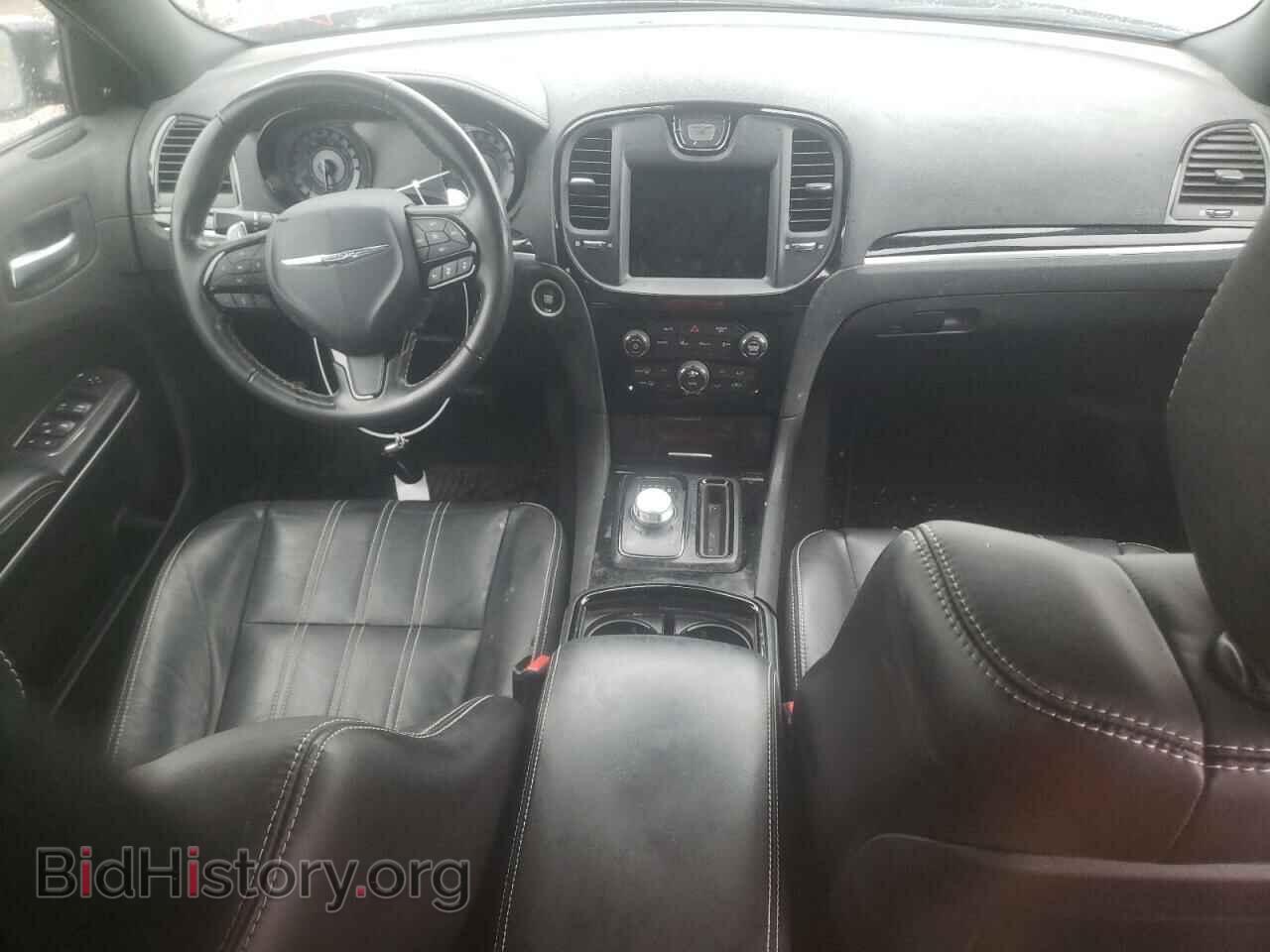2019 CHRYSLER 300 - VIN: 2C3CCABG6KH666268 - Фото 8