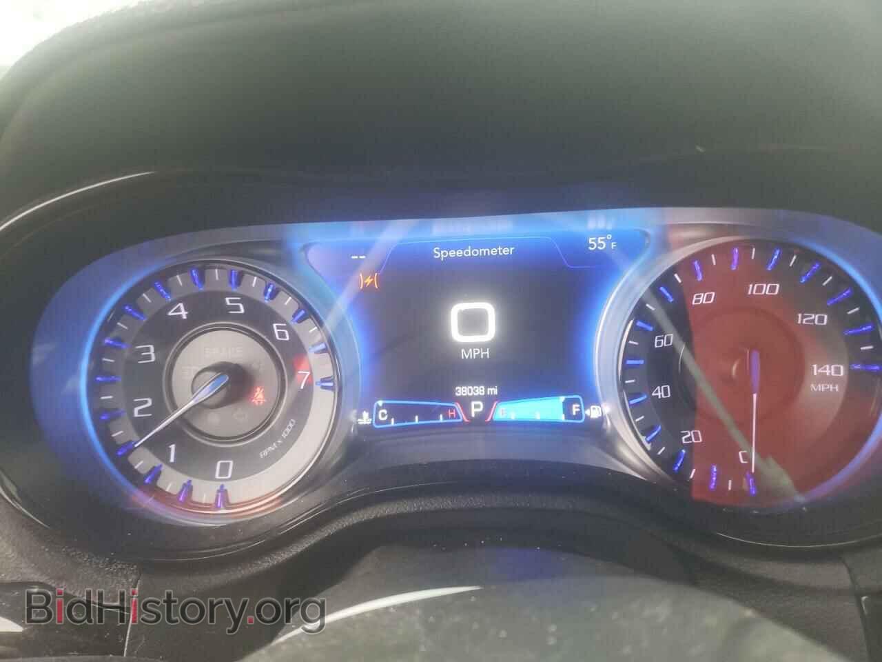 2019 CHRYSLER 300 - VIN: 2C3CCABG6KH666268 - Фото 9