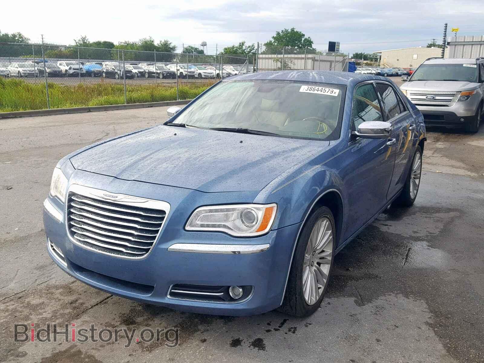 2011 CHRYSLER 300 - VIN: 2C3CA6CT7BH581244 - Фото 2
