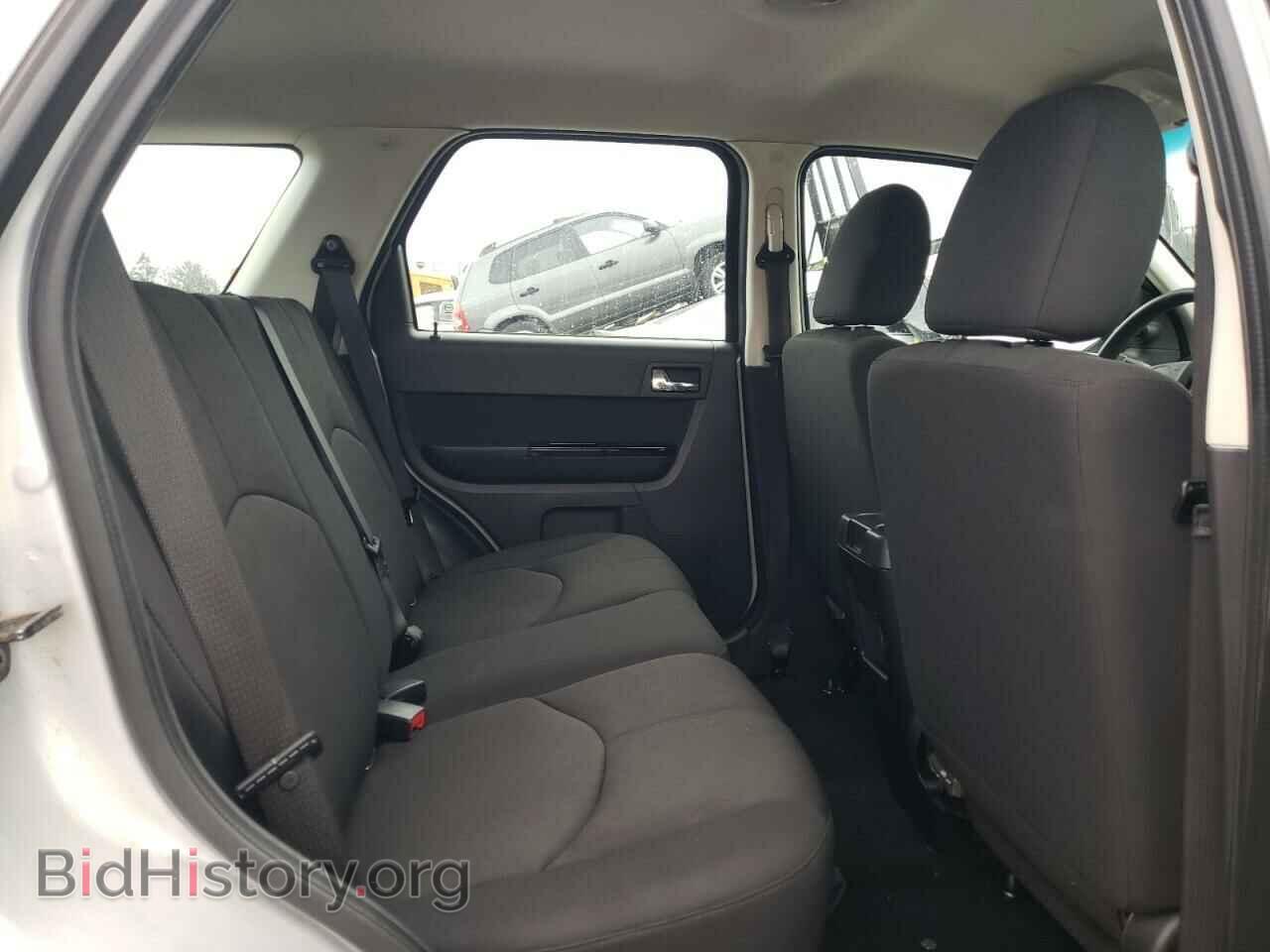 2011 MAZDA TRIBUTE - VIN: 4F2CY9C78BKM05372 - Фото 10
