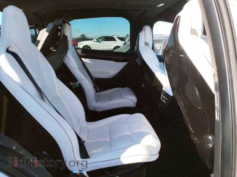 2017 Tesla MODEL X (VIN 5YJXCBE21HF040452) — фото 10 из 13