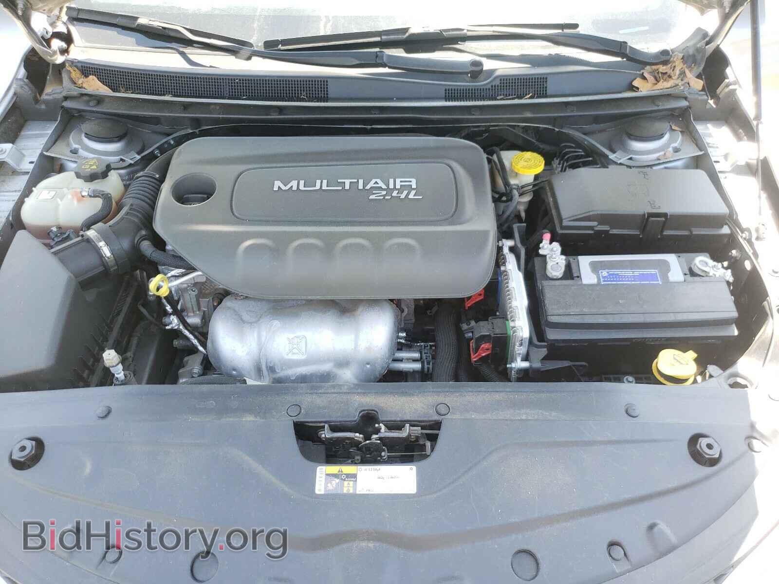 2016 CHRYSLER 200 - VIN: 1C3CCCAB0GN178854 - Фото 7